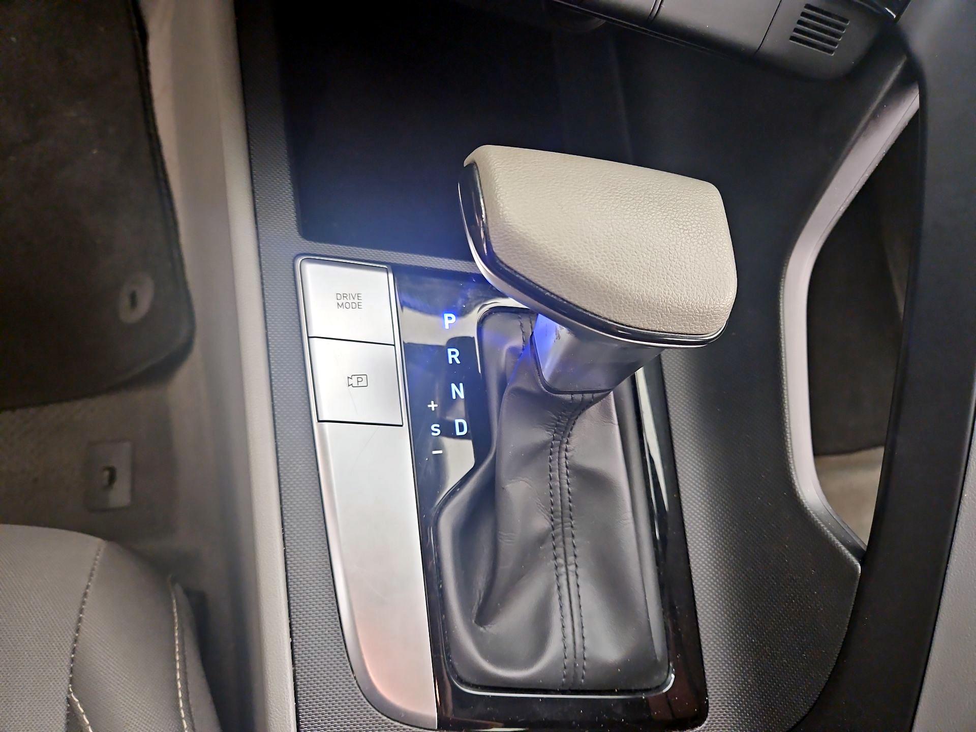 Thumbnail: 2021 Hyundai Elantra - 17