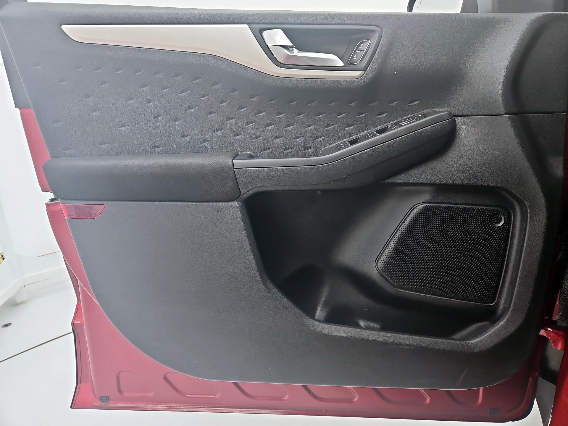 Thumbnail: 2020 Ford Escape - 12