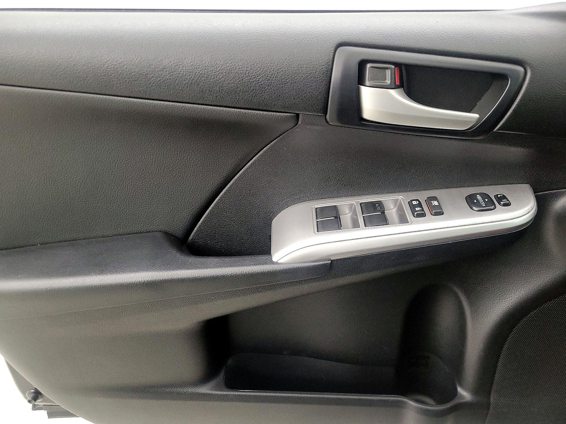 Thumbnail: 2014 Toyota Camry - 12