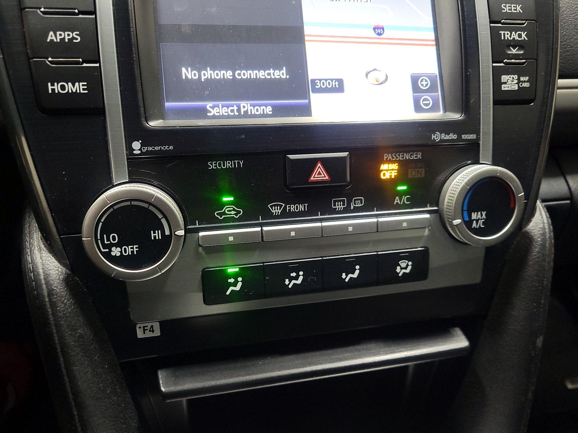 Thumbnail: 2014 Toyota Camry - 16
