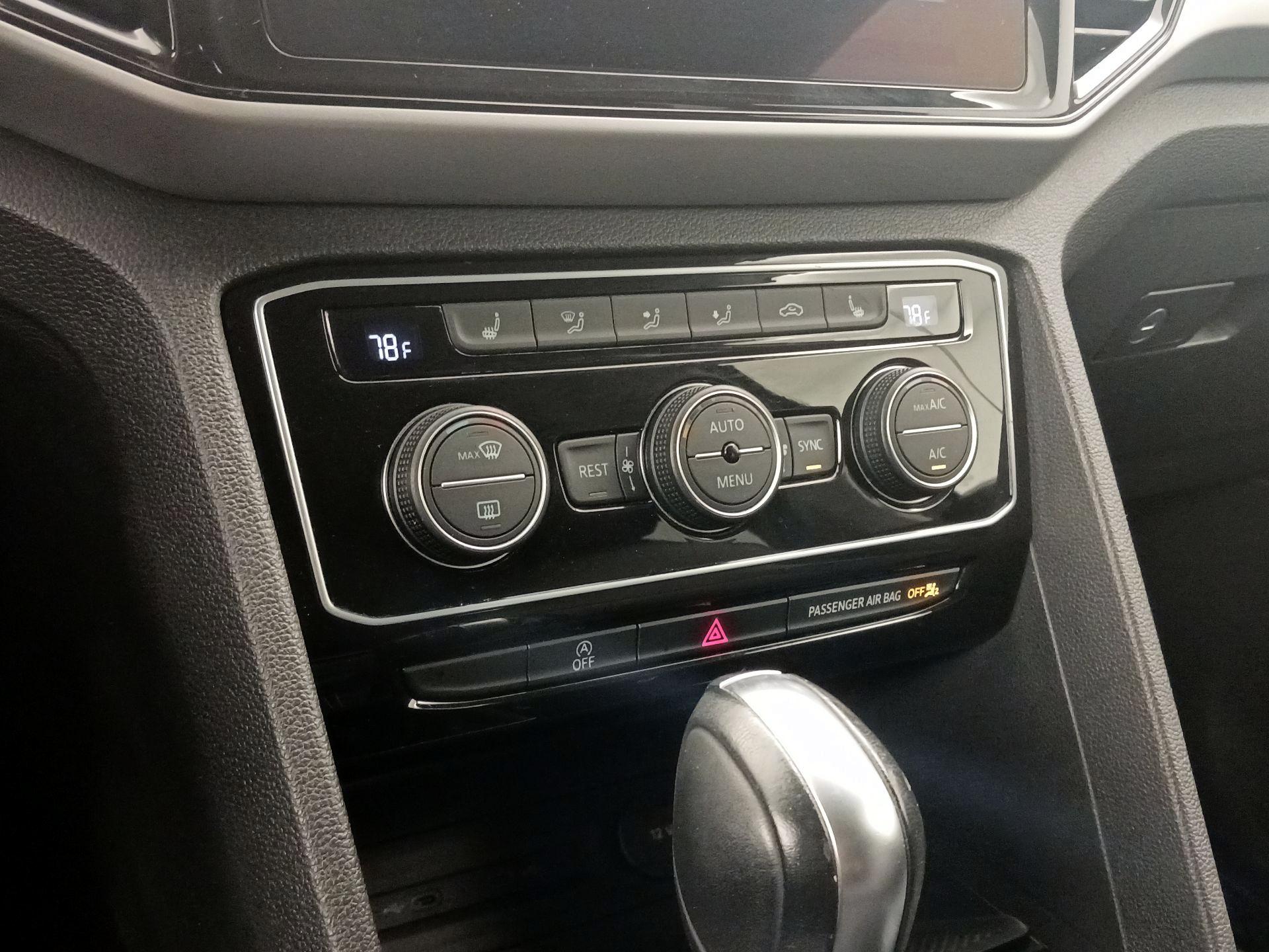 Thumbnail: 2022 Volkswagen Atlas - 16