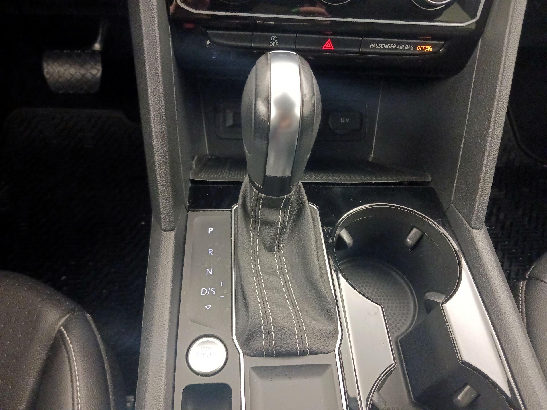 Thumbnail: 2022 Volkswagen Atlas - 17