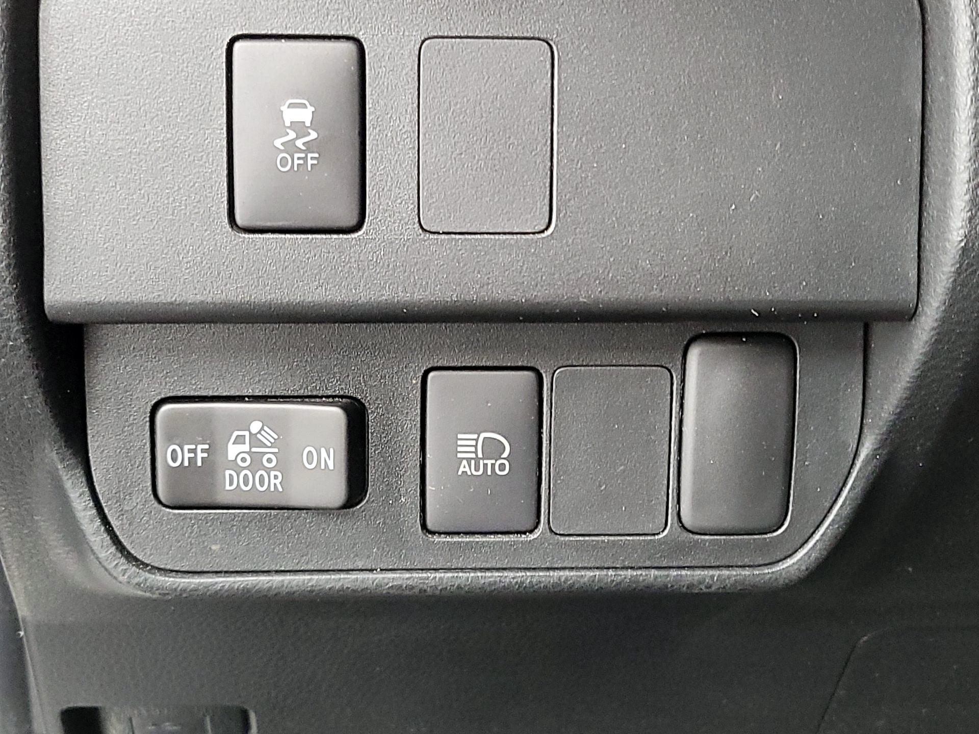 Thumbnail: 2022 Toyota Tacoma - 13