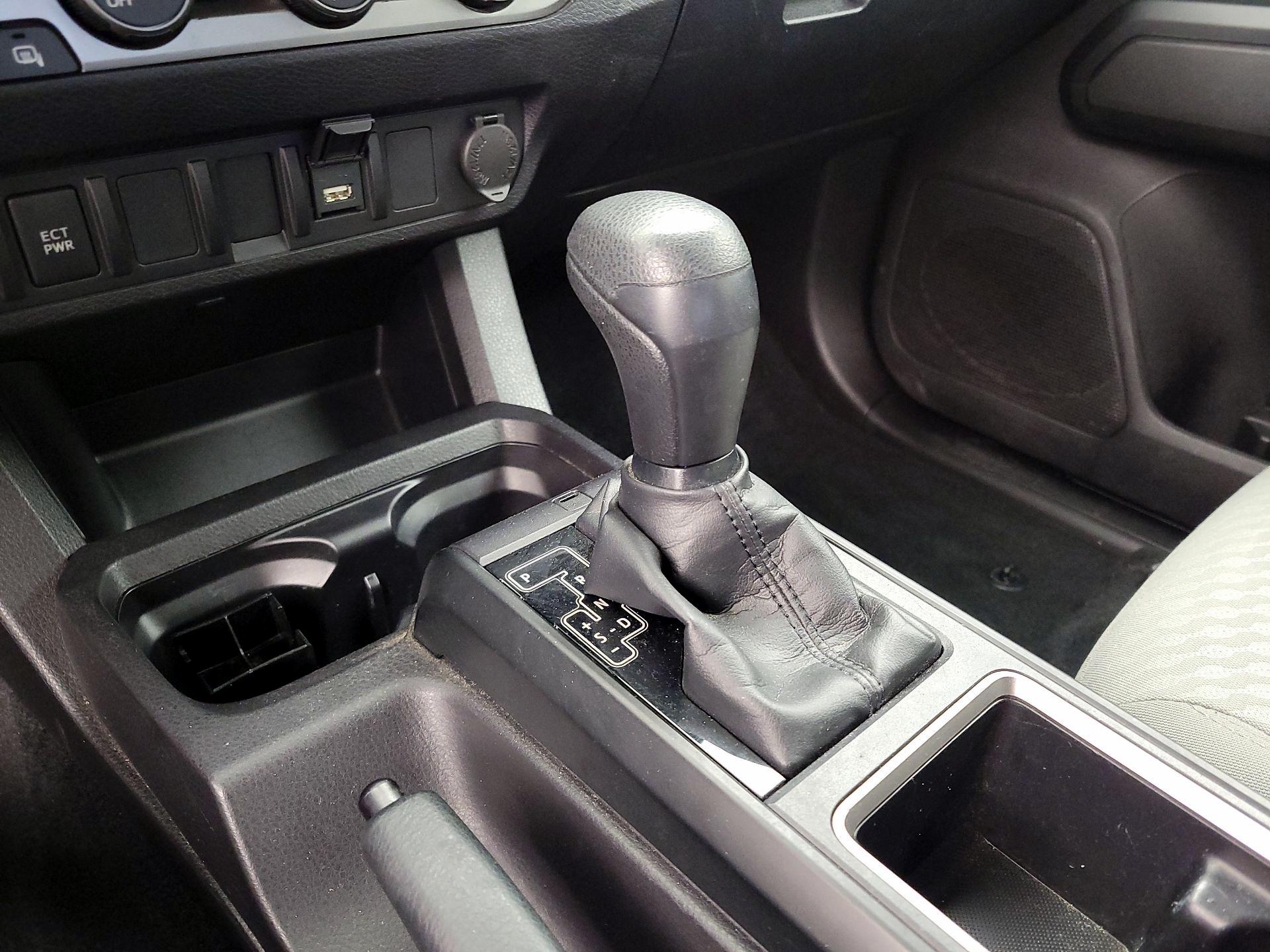 Thumbnail: 2022 Toyota Tacoma - 17