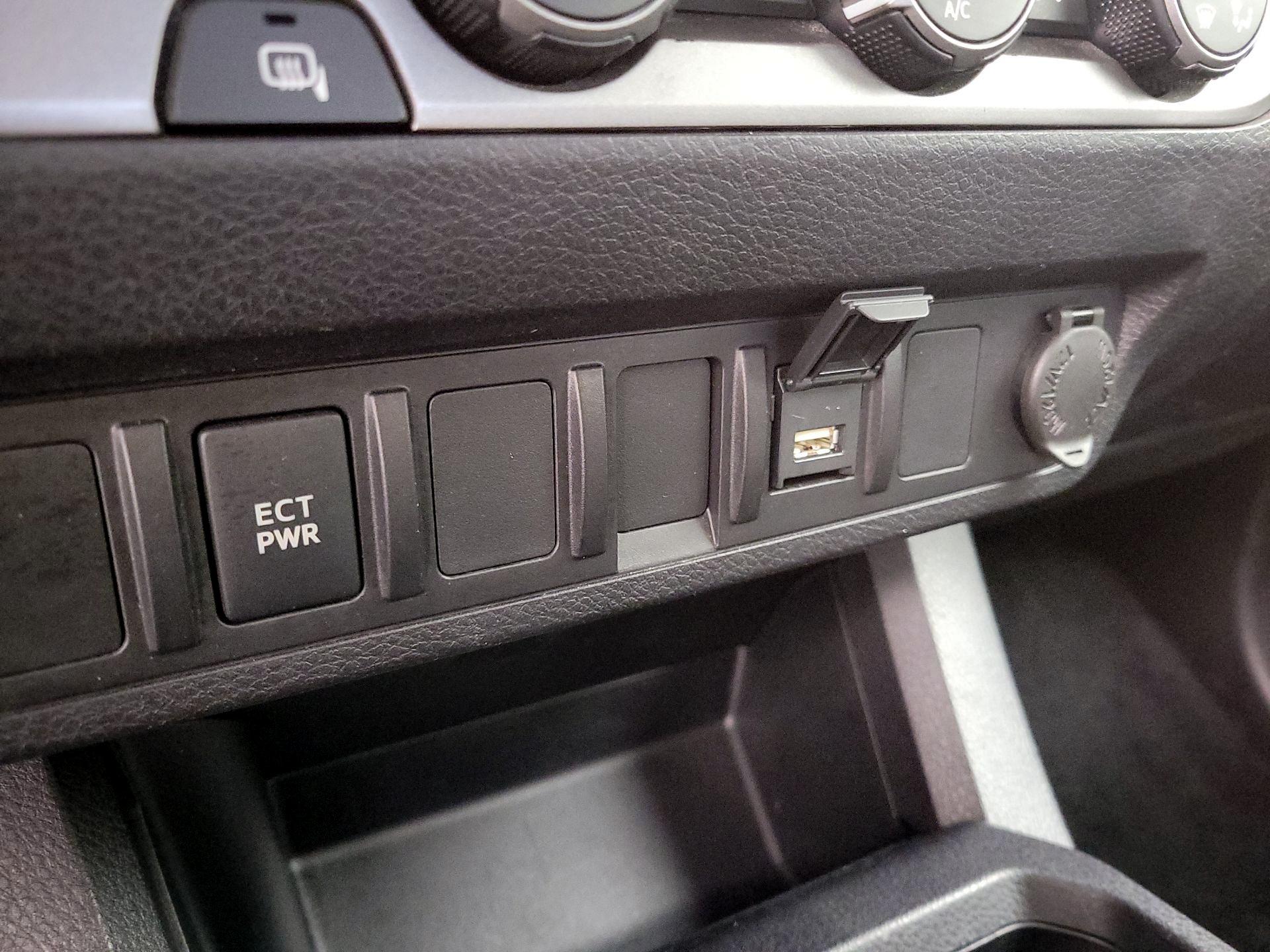 Thumbnail: 2022 Toyota Tacoma - 18