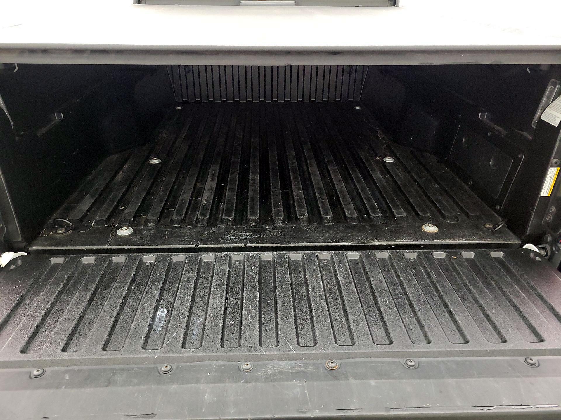 Thumbnail: 2022 Toyota Tacoma - 20