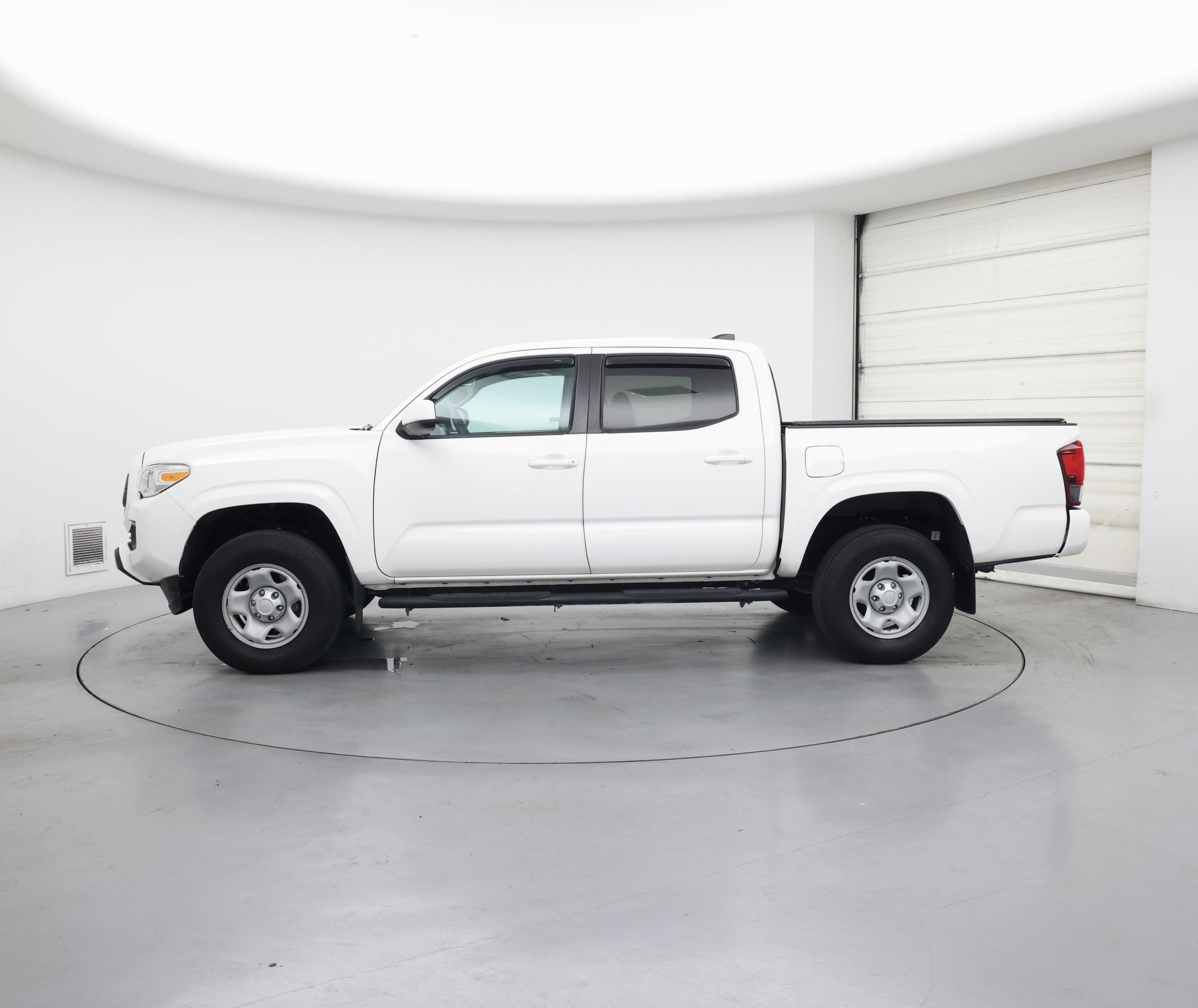 Thumbnail: 2022 Toyota Tacoma - 3