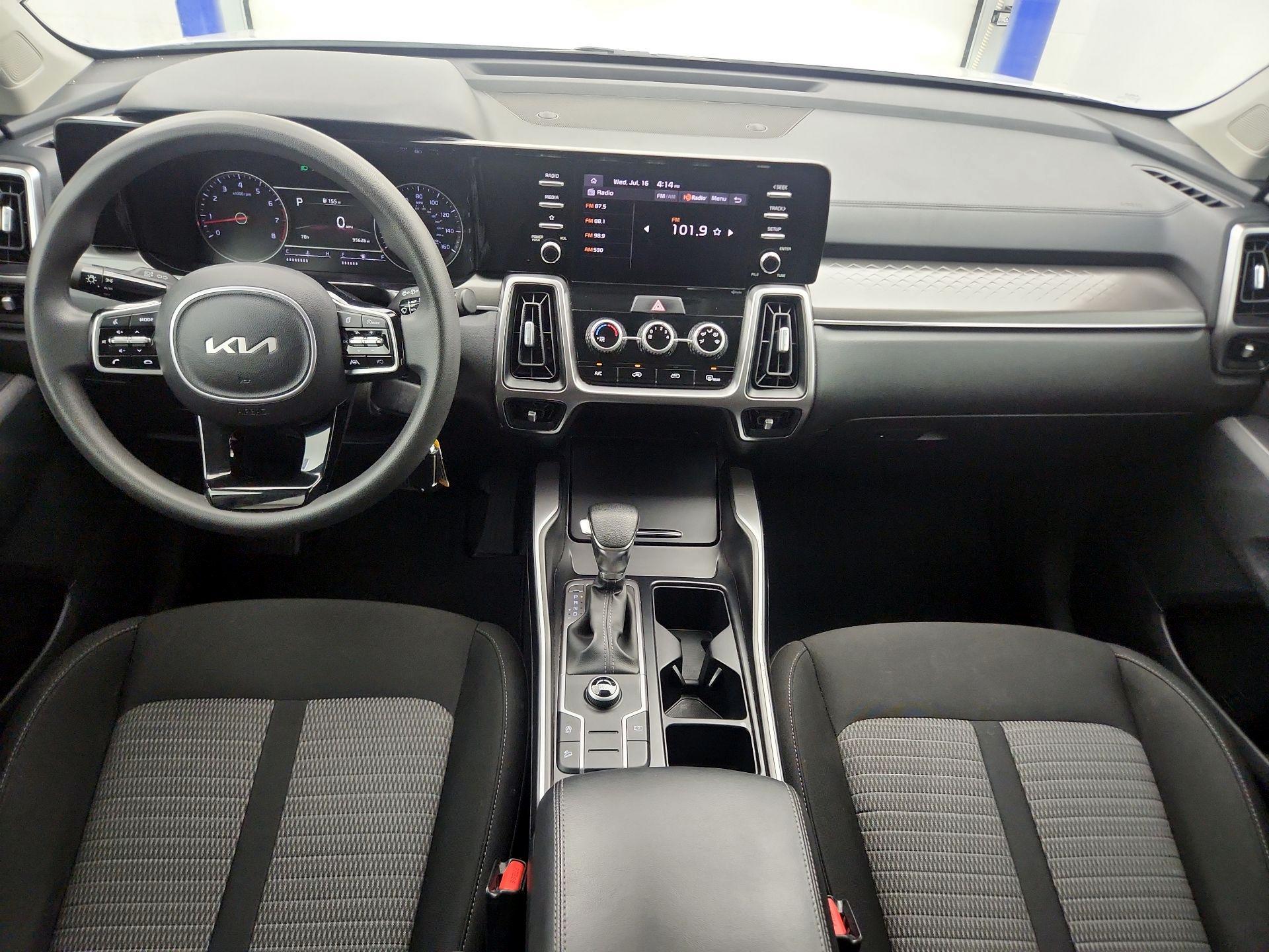Thumbnail: 2022 Kia Sorento - 9