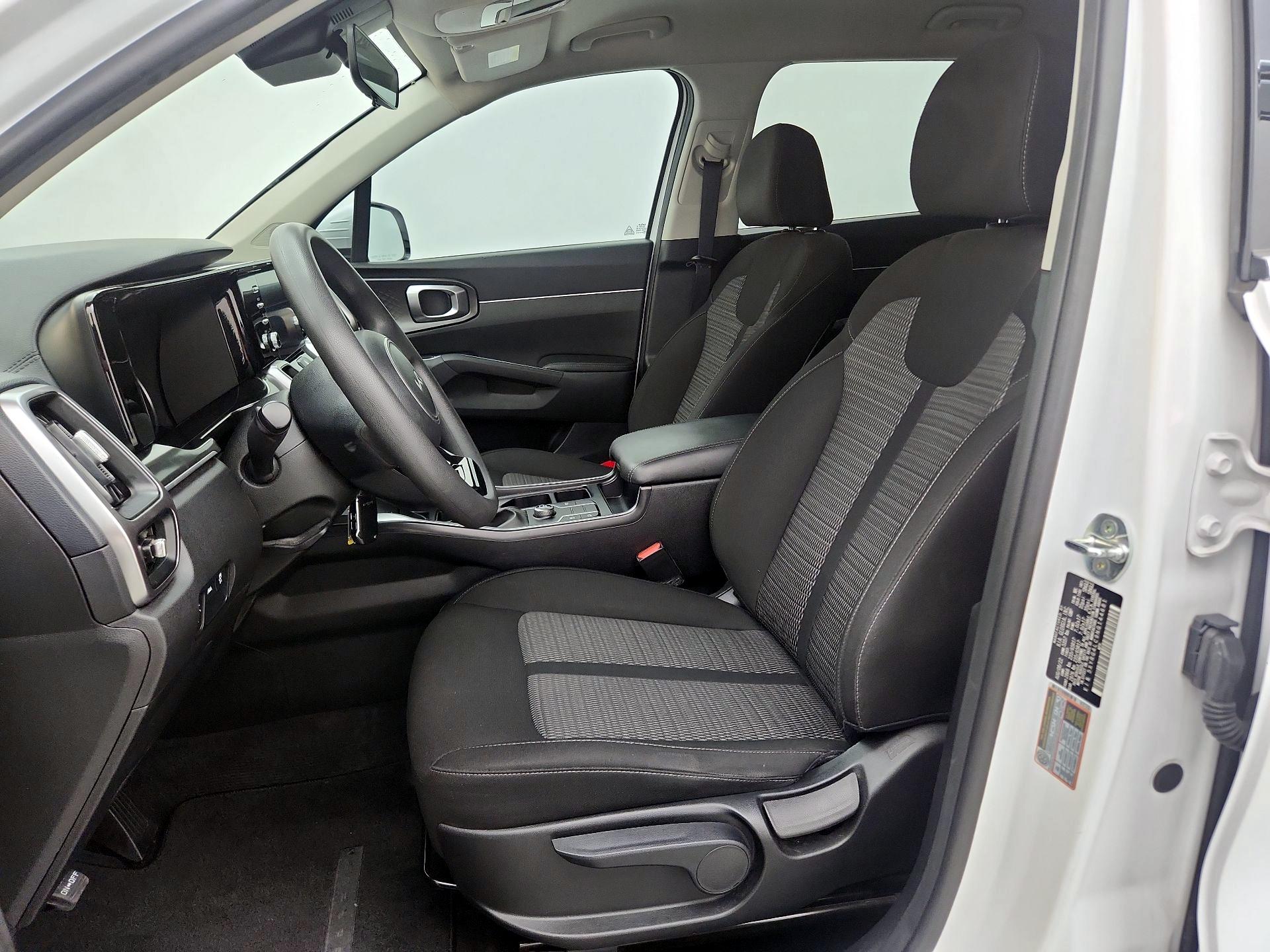 Thumbnail: 2022 Kia Sorento - 11