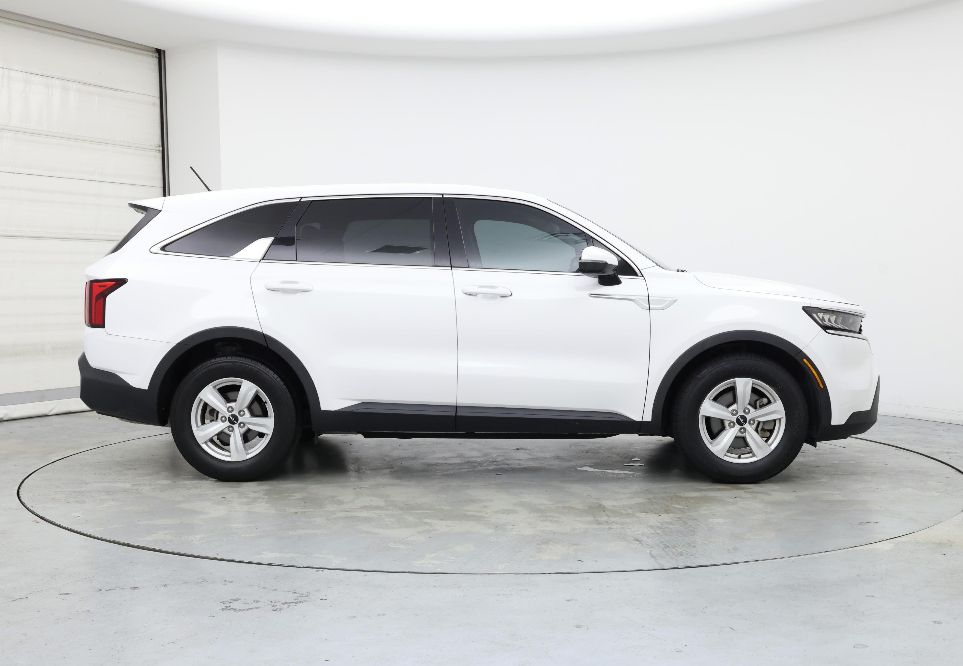 Thumbnail: 2022 Kia Sorento - 7