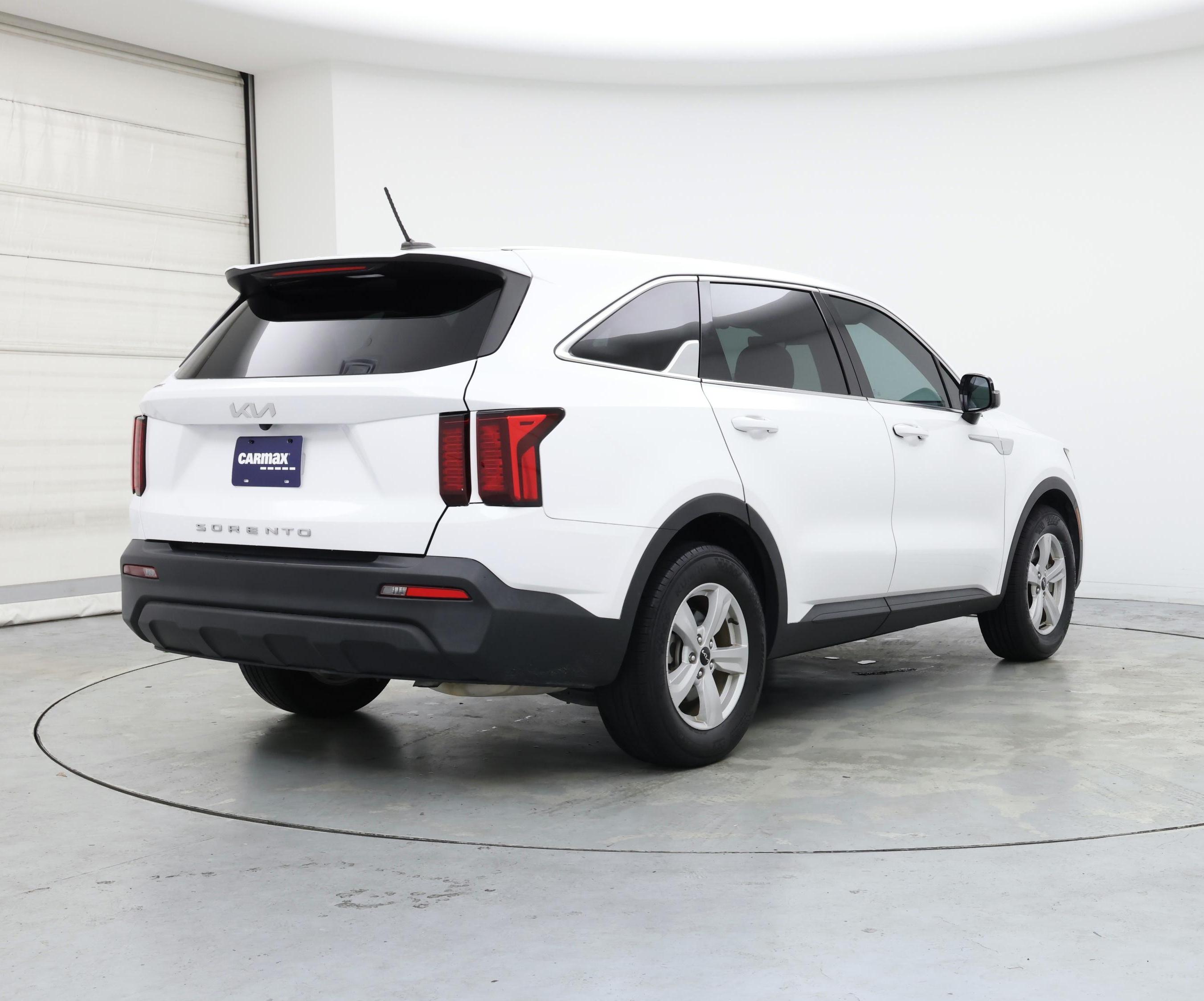 Thumbnail: 2022 Kia Sorento - 8