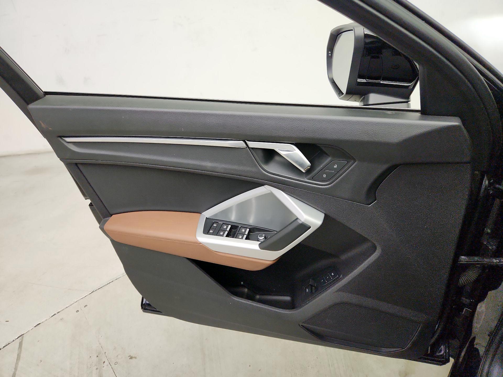 Thumbnail: 2022 Audi Q3 - 12