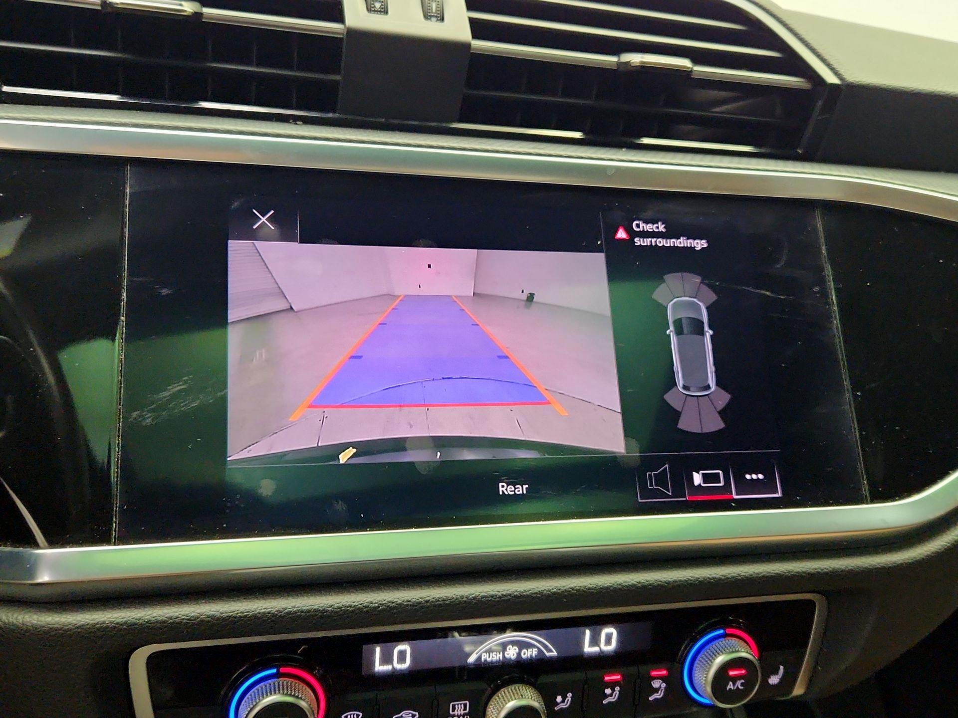 Thumbnail: 2022 Audi Q3 - 14