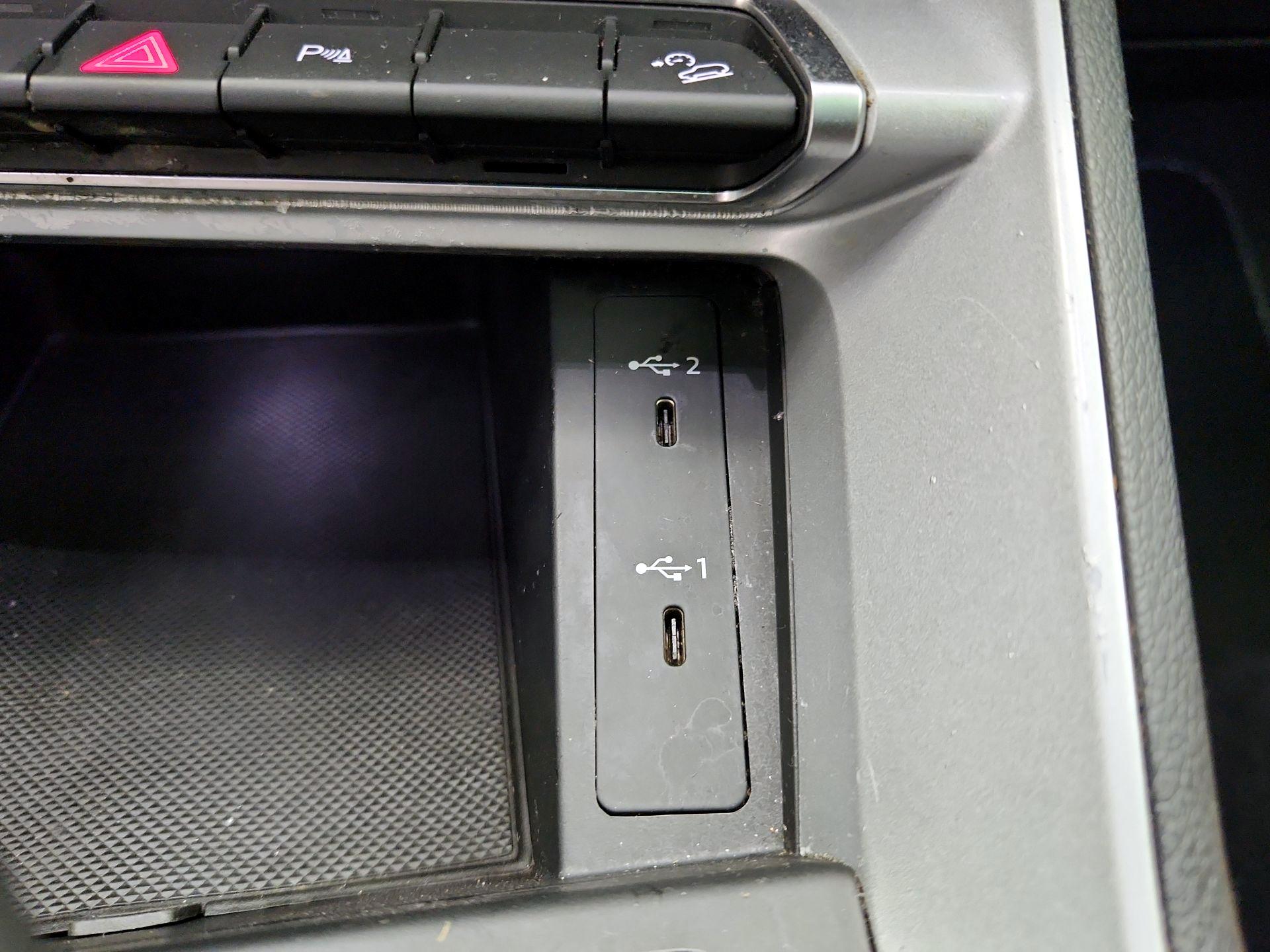 Thumbnail: 2022 Audi Q3 - 18