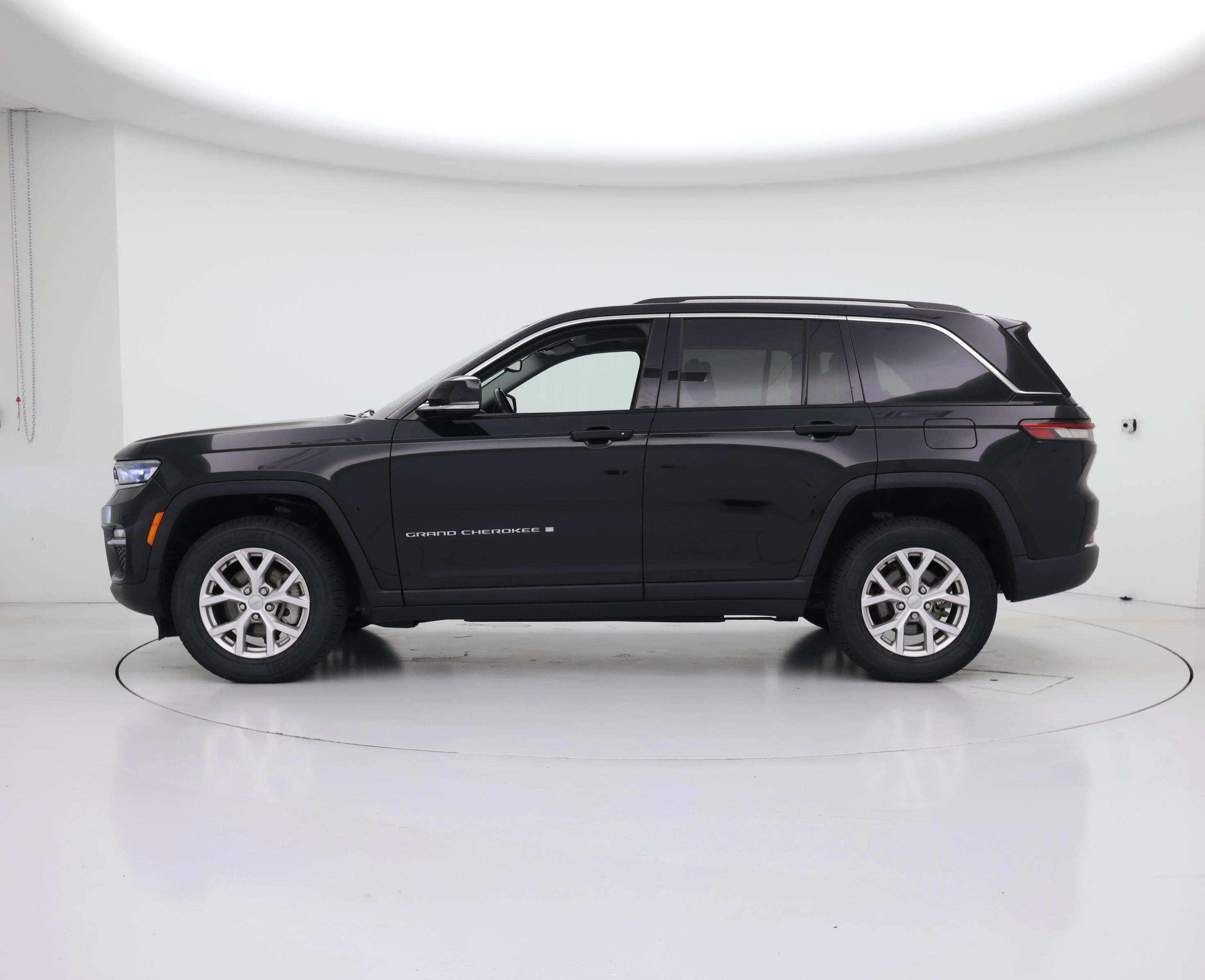 Thumbnail: 2022 Jeep Grand Cherokee - 3