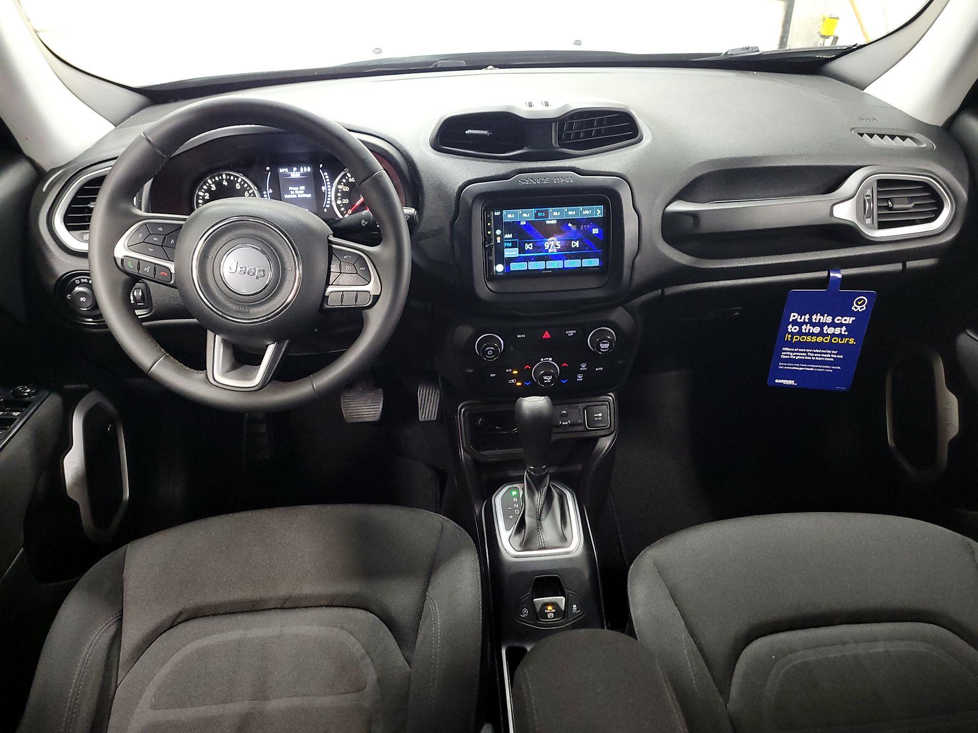 Thumbnail: 2019 Jeep Renegade - 9