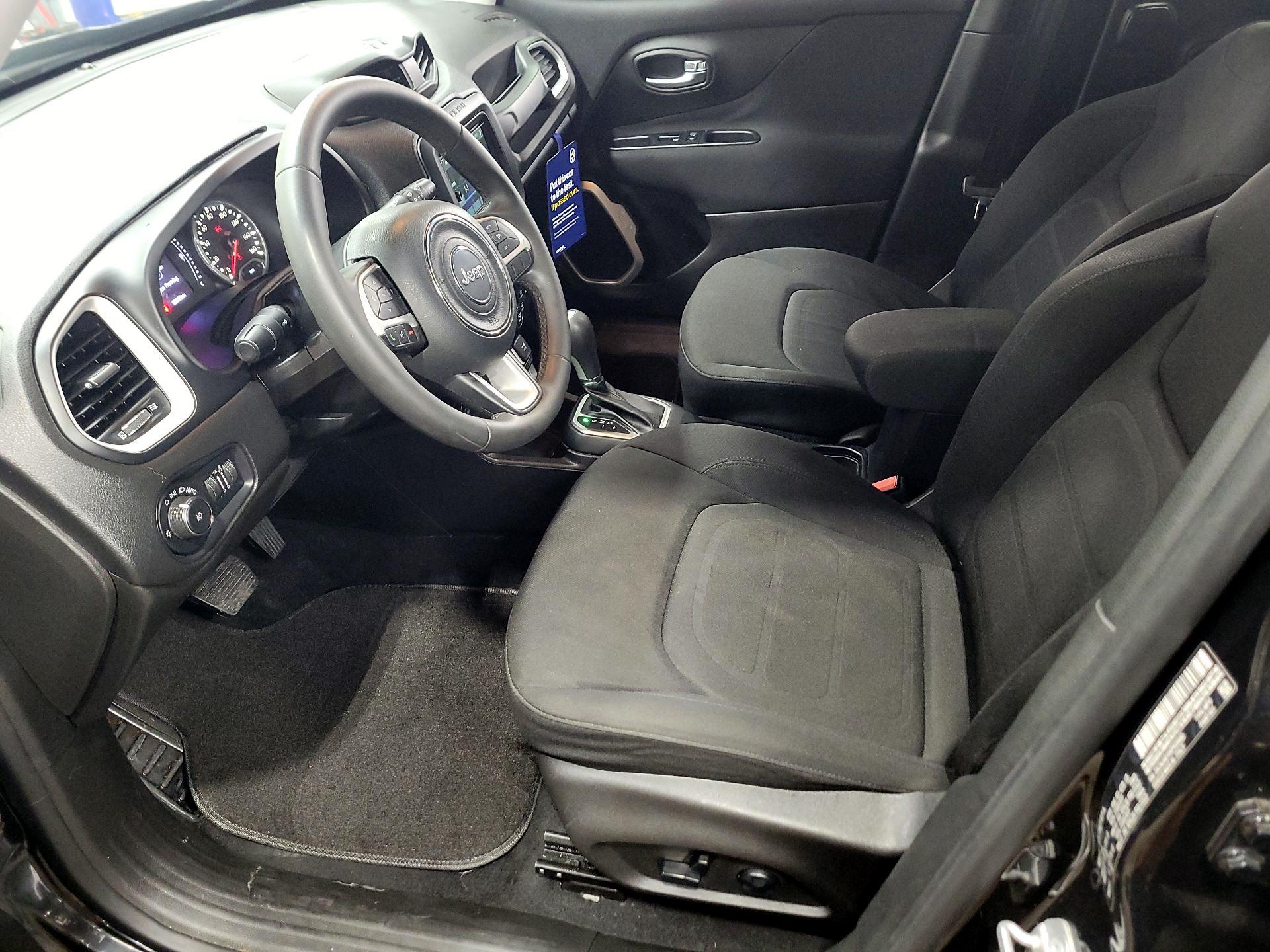 Thumbnail: 2019 Jeep Renegade - 11