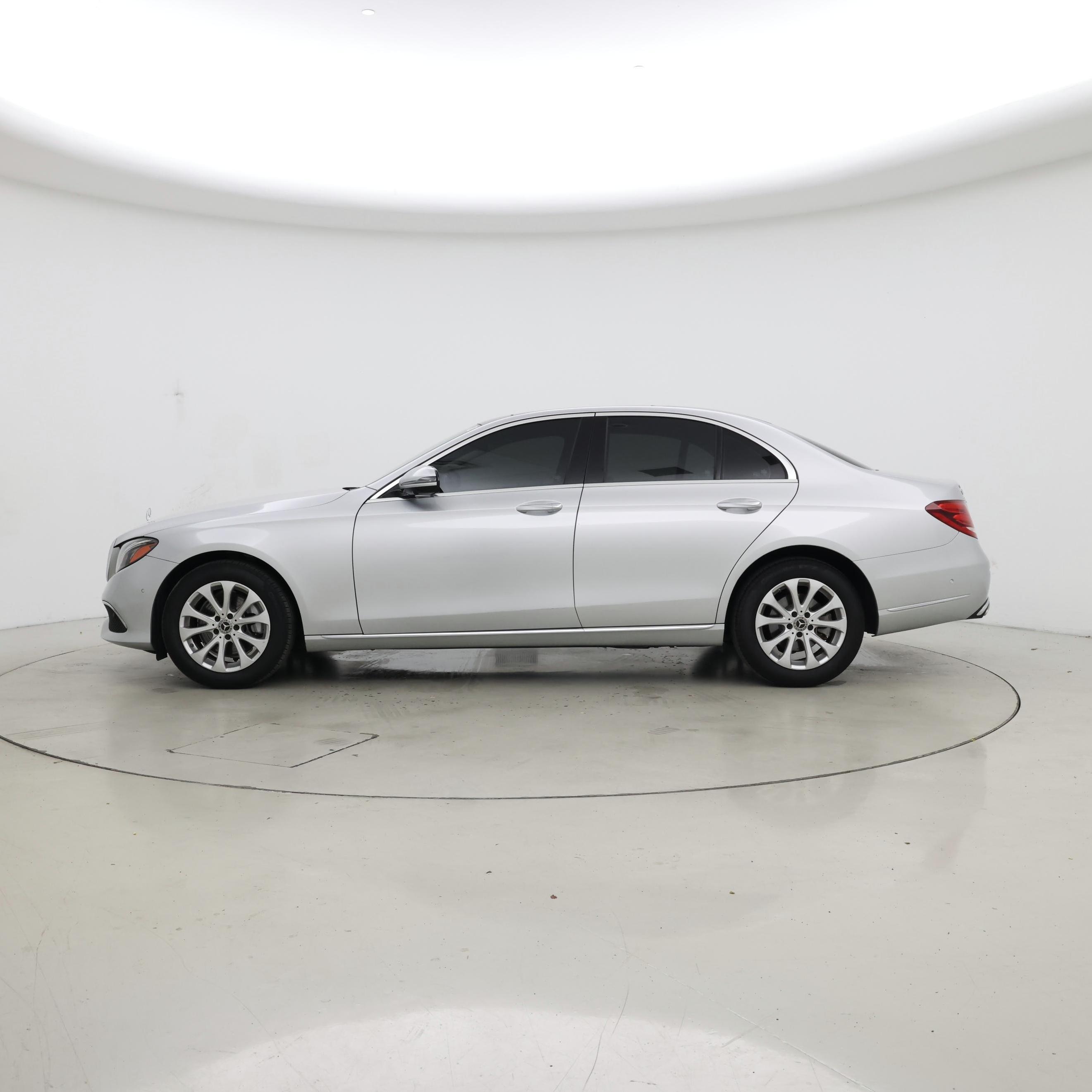 Thumbnail: 2019 Mercedes-Benz E-Class - 3