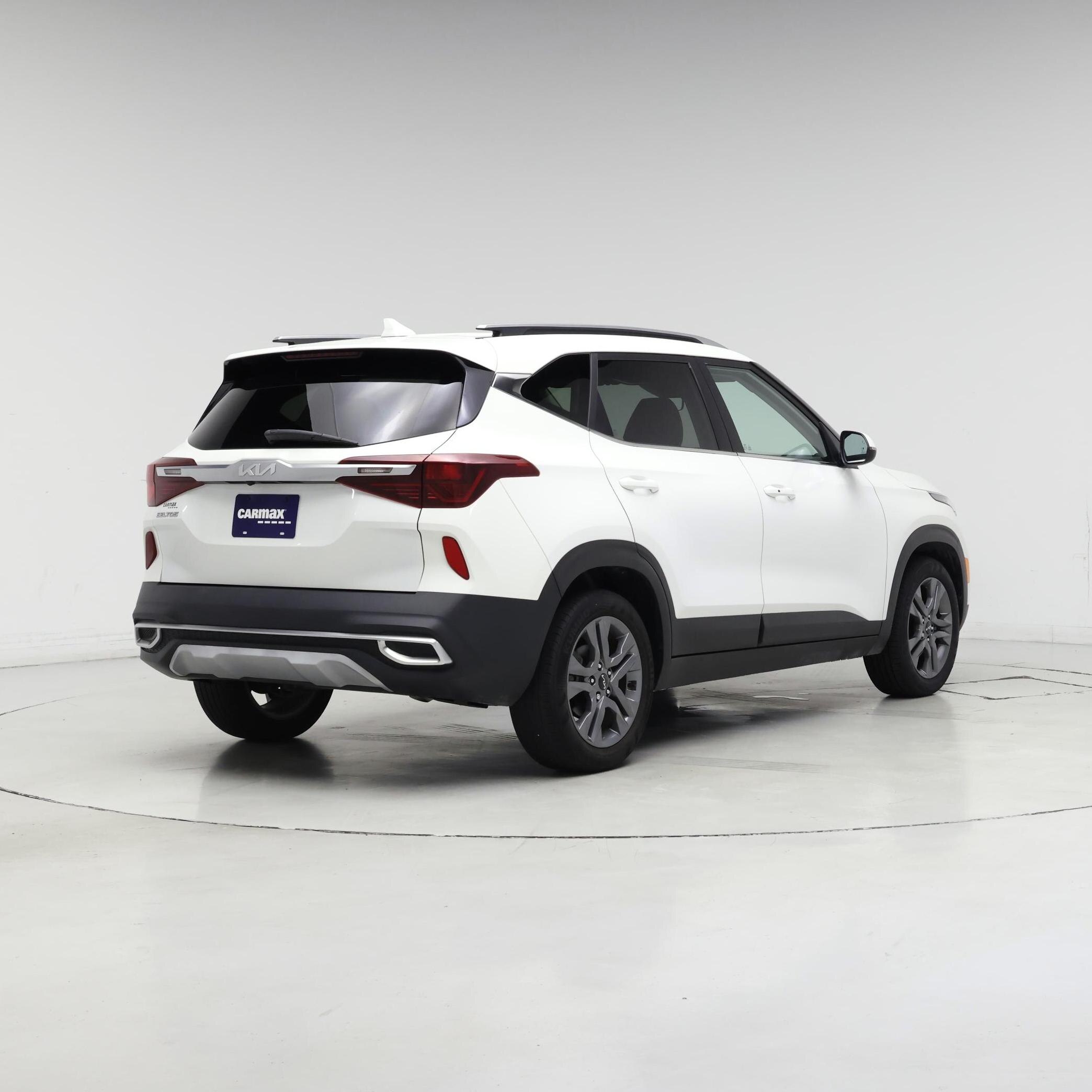 Thumbnail: 2023 Kia Seltos - 8