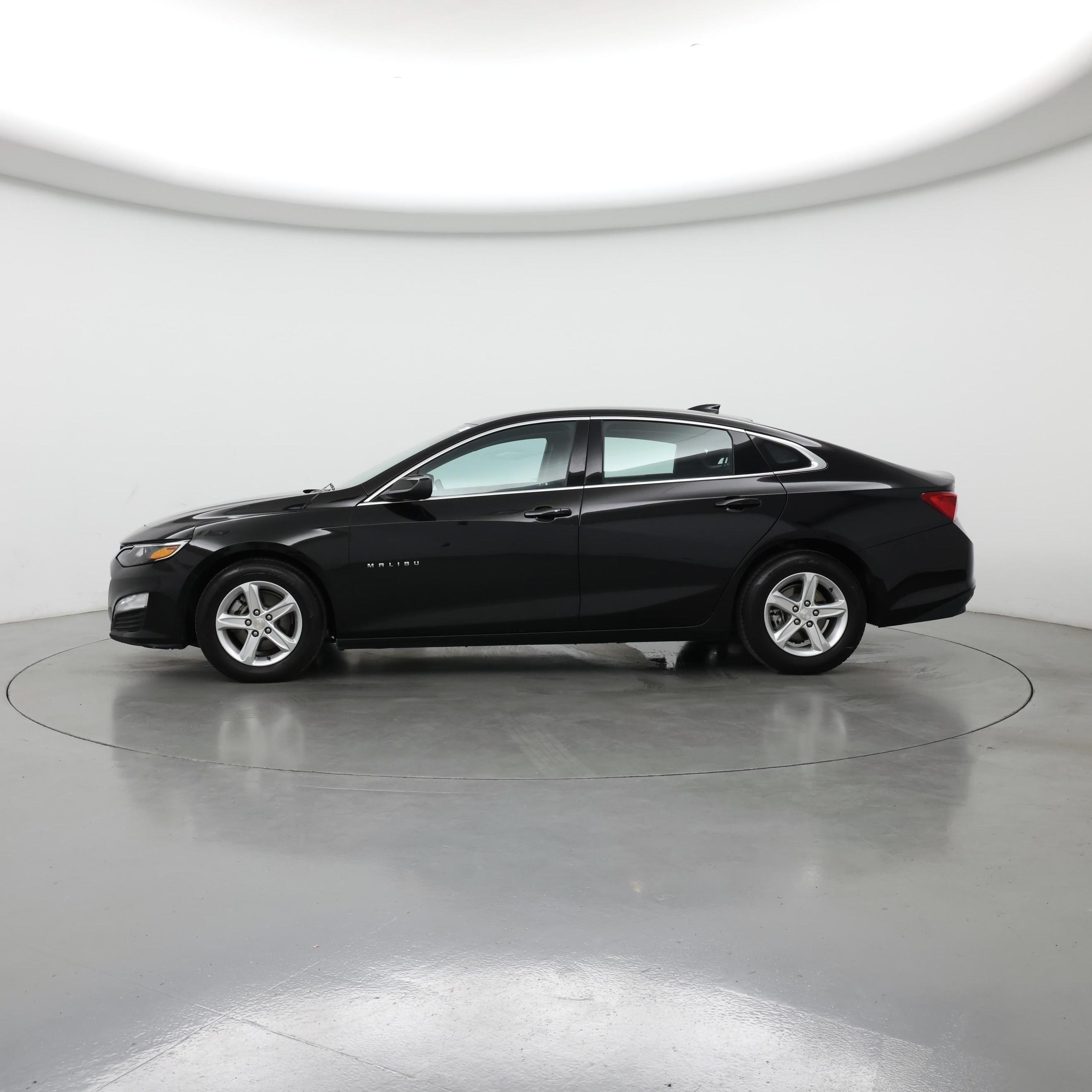 Thumbnail: 2023 Chevrolet Malibu - 3