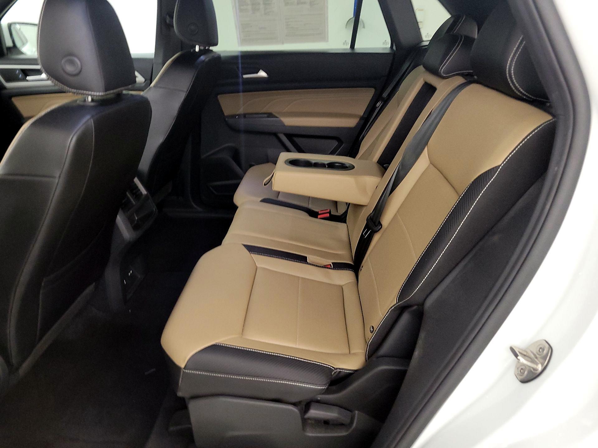 Thumbnail: 2021 Volkswagen Atlas - 18