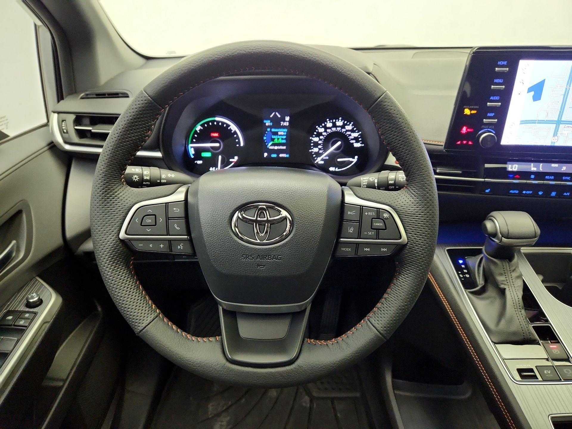 Thumbnail: 2024 Toyota Sienna - 10