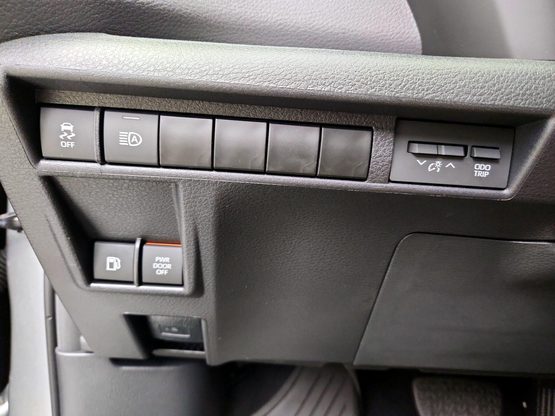 Thumbnail: 2024 Toyota Sienna - 13