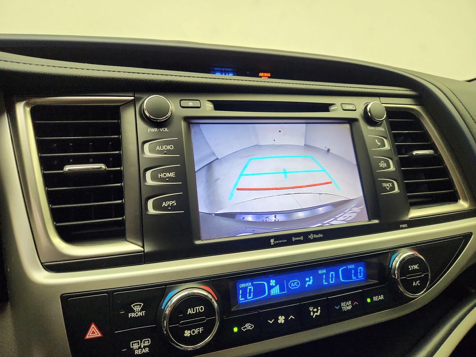 Thumbnail: 2019 Toyota Highlander - 14