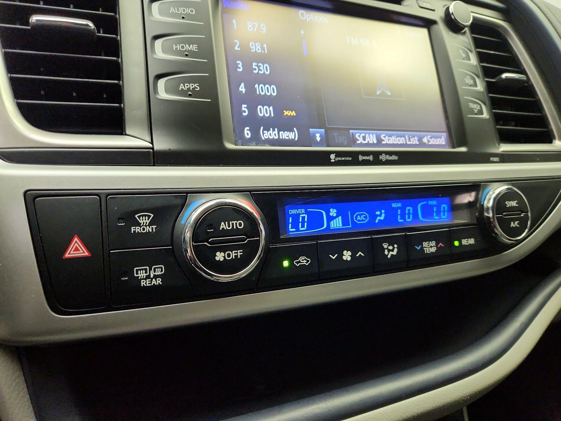 Thumbnail: 2019 Toyota Highlander - 16
