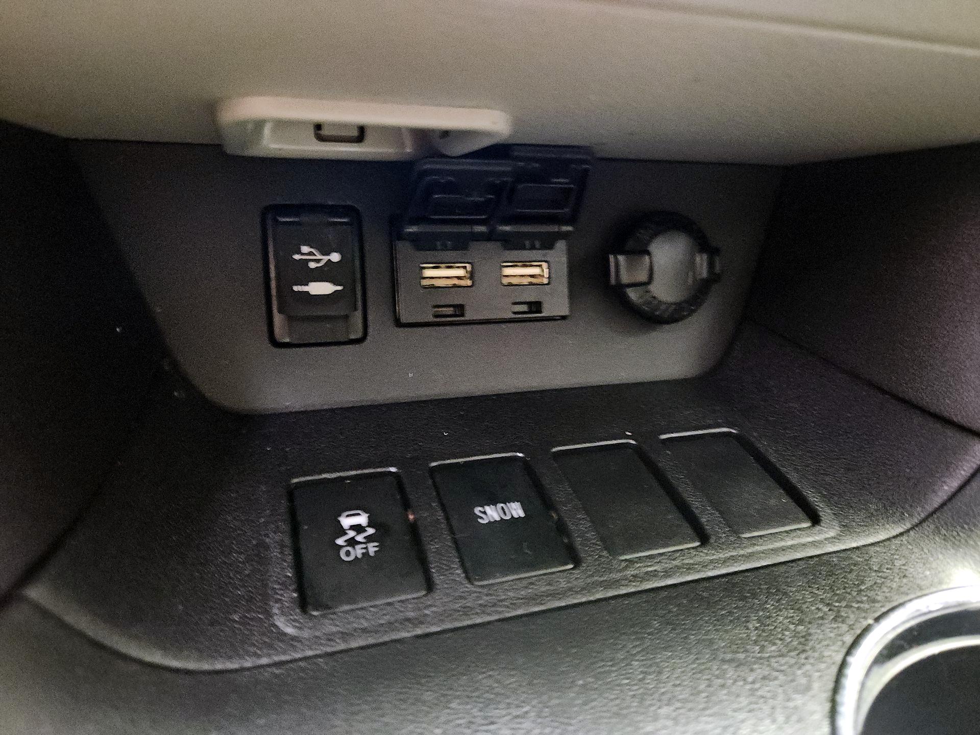 Thumbnail: 2019 Toyota Highlander - 18
