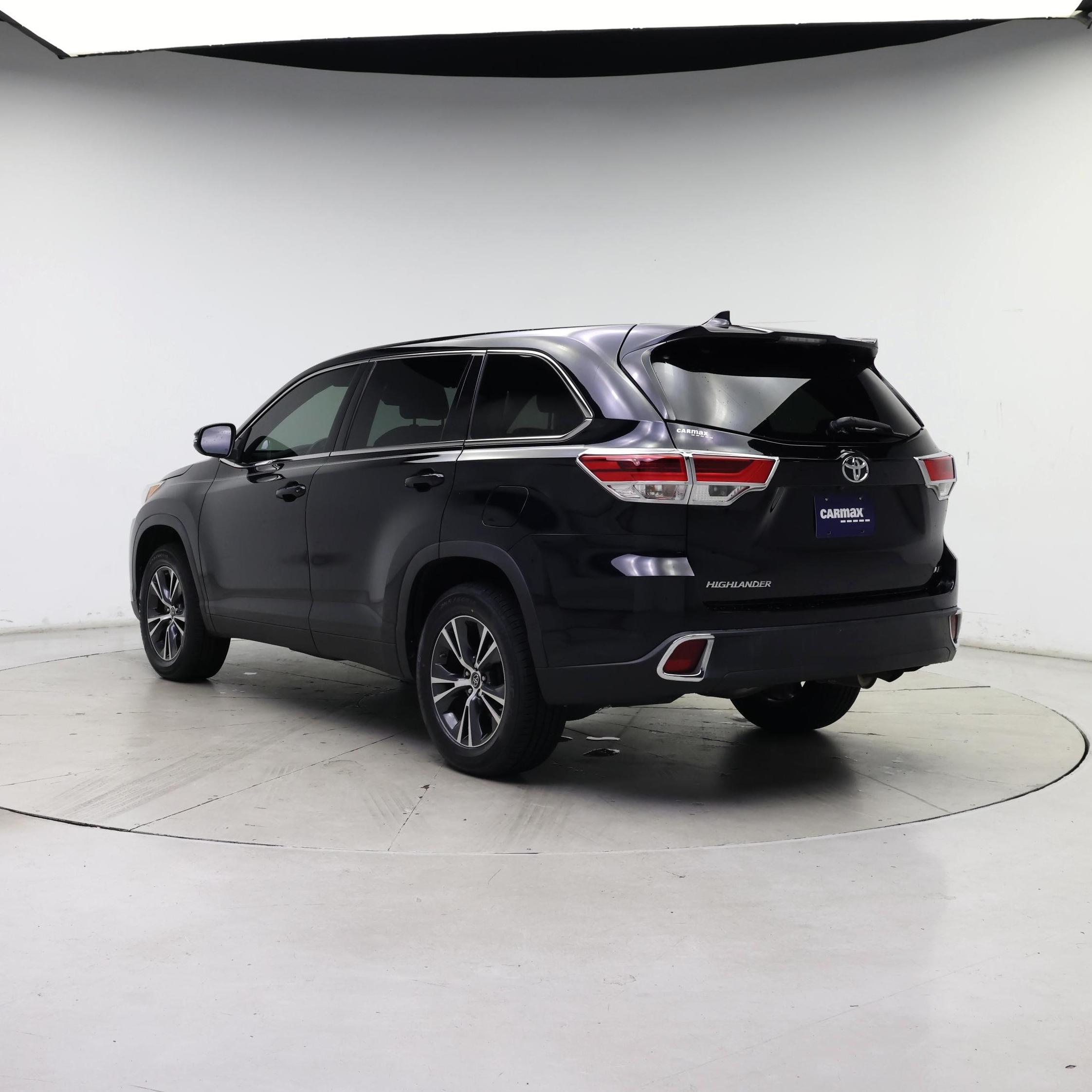 Thumbnail: 2019 Toyota Highlander - 2