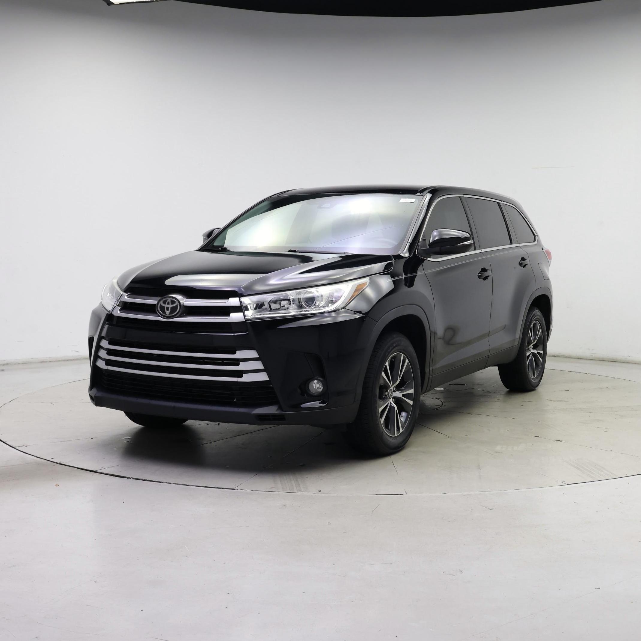 Thumbnail: 2019 Toyota Highlander - 4