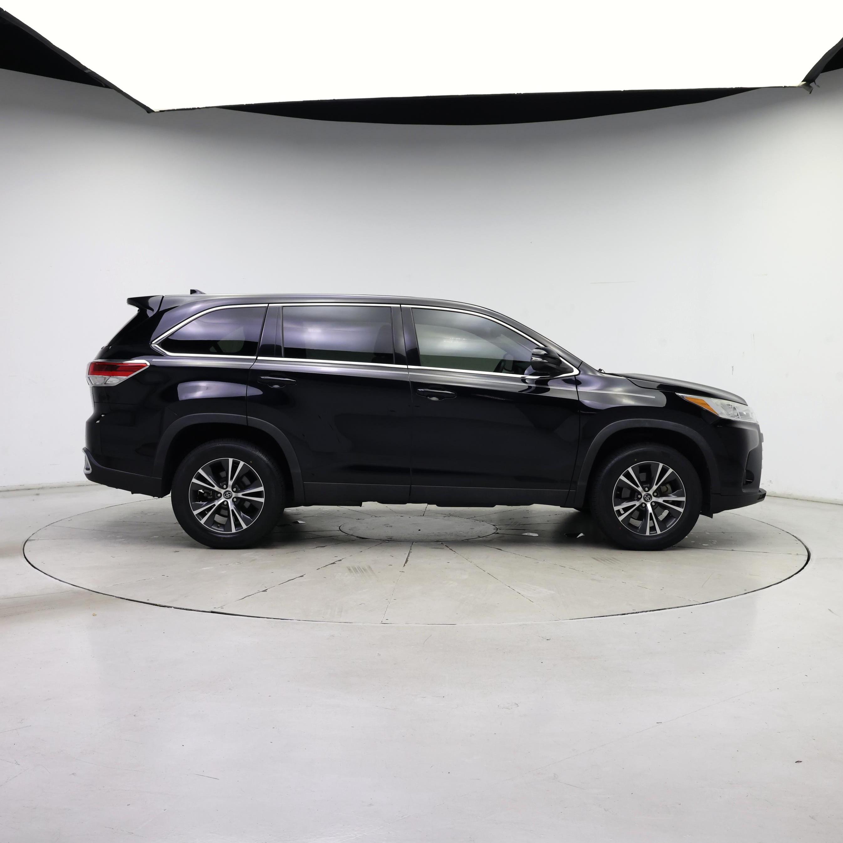 Thumbnail: 2019 Toyota Highlander - 7