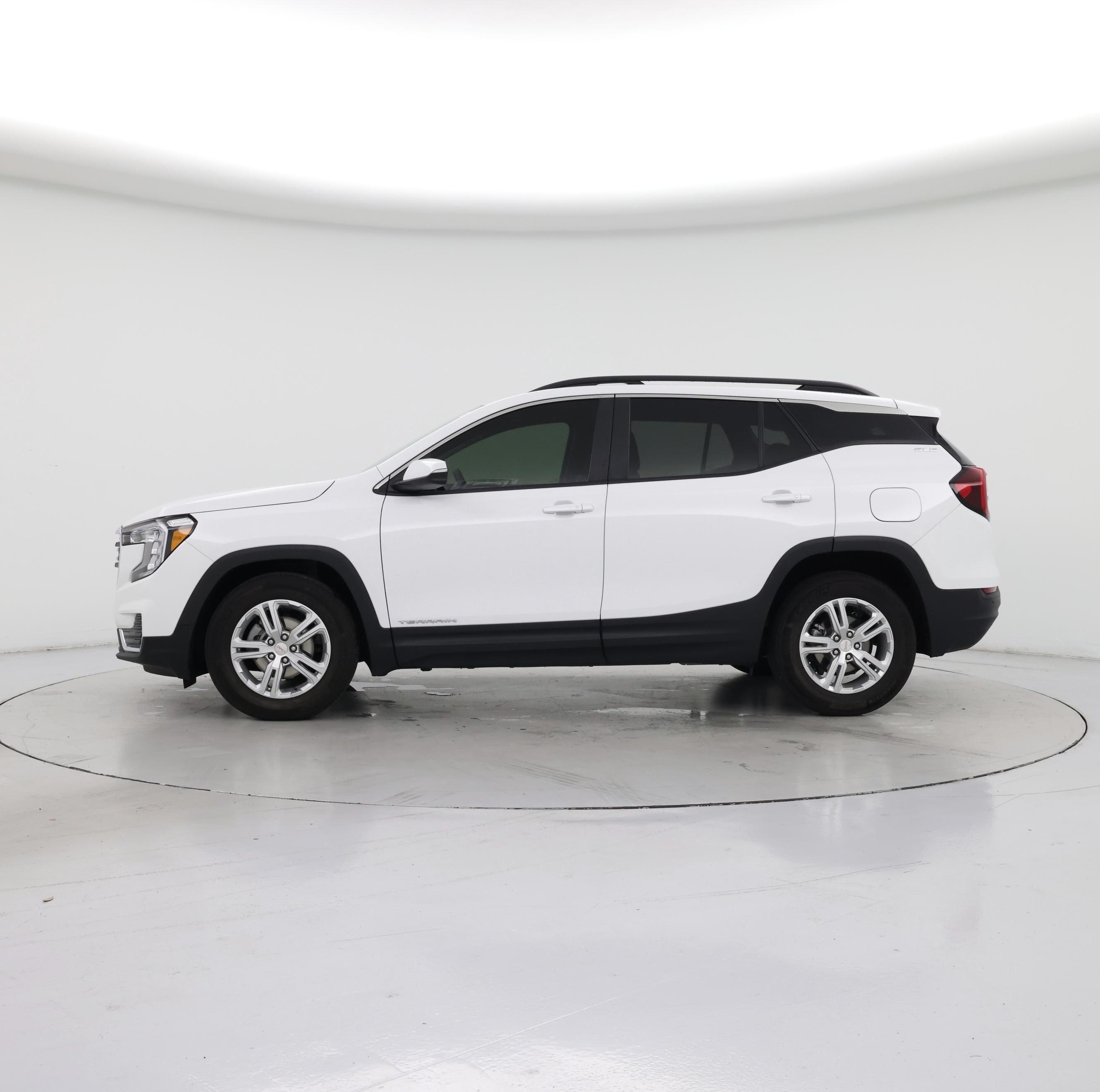 Thumbnail: 2022 GMC Terrain - 3