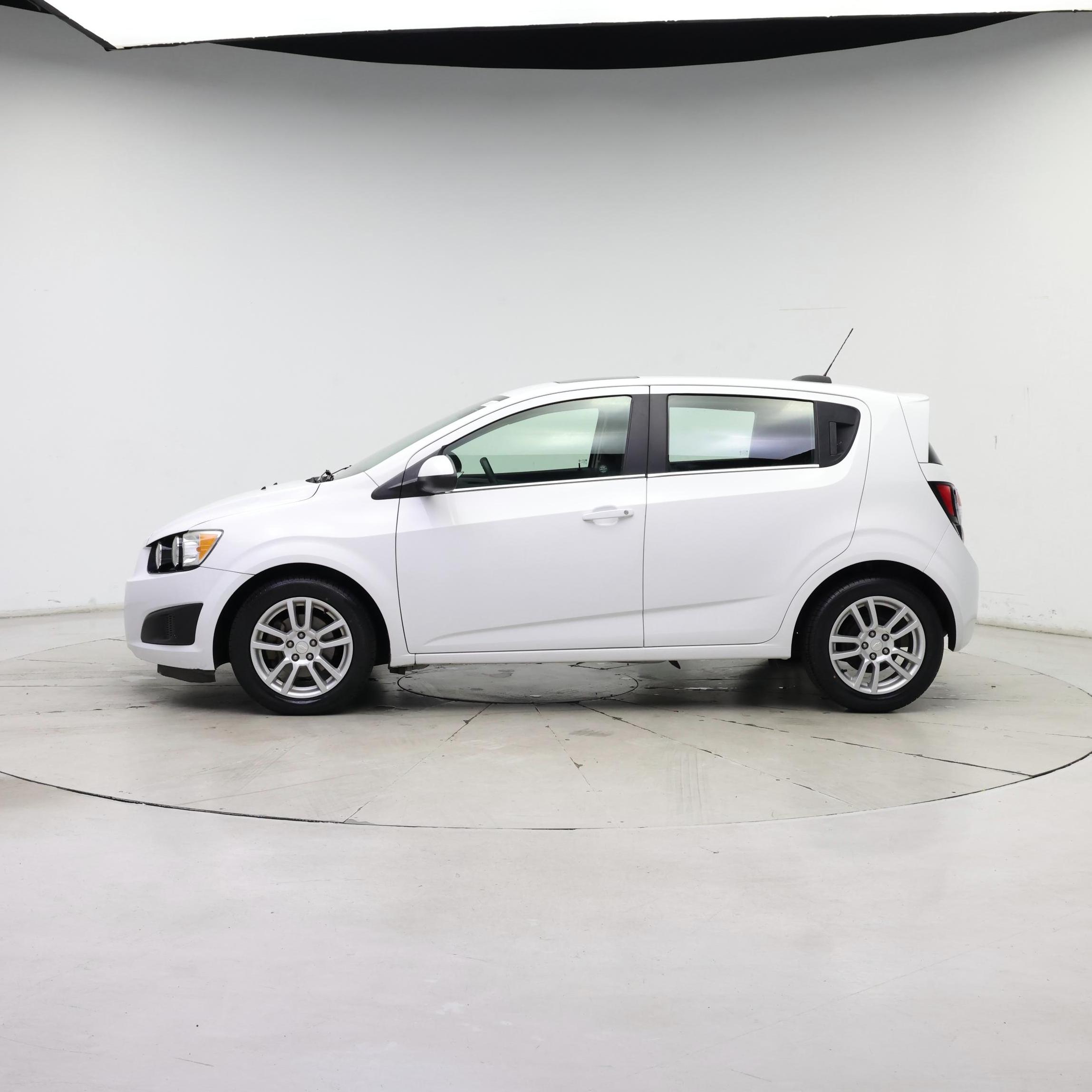 Thumbnail: 2015 Chevrolet Sonic - 3