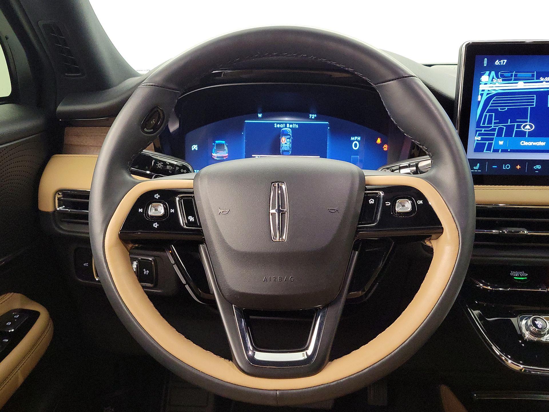 Thumbnail: 2023 Lincoln Corsair - 10