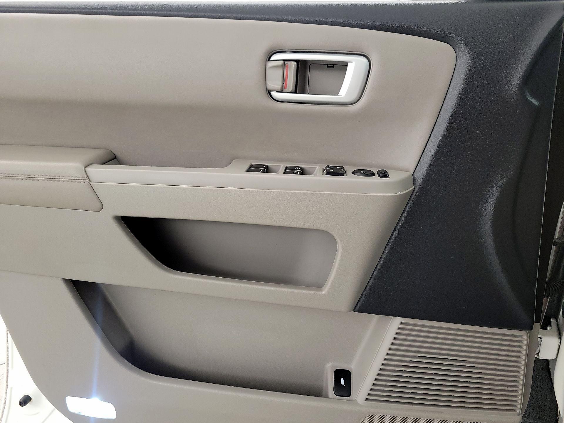 Thumbnail: 2014 Honda Pilot - 12