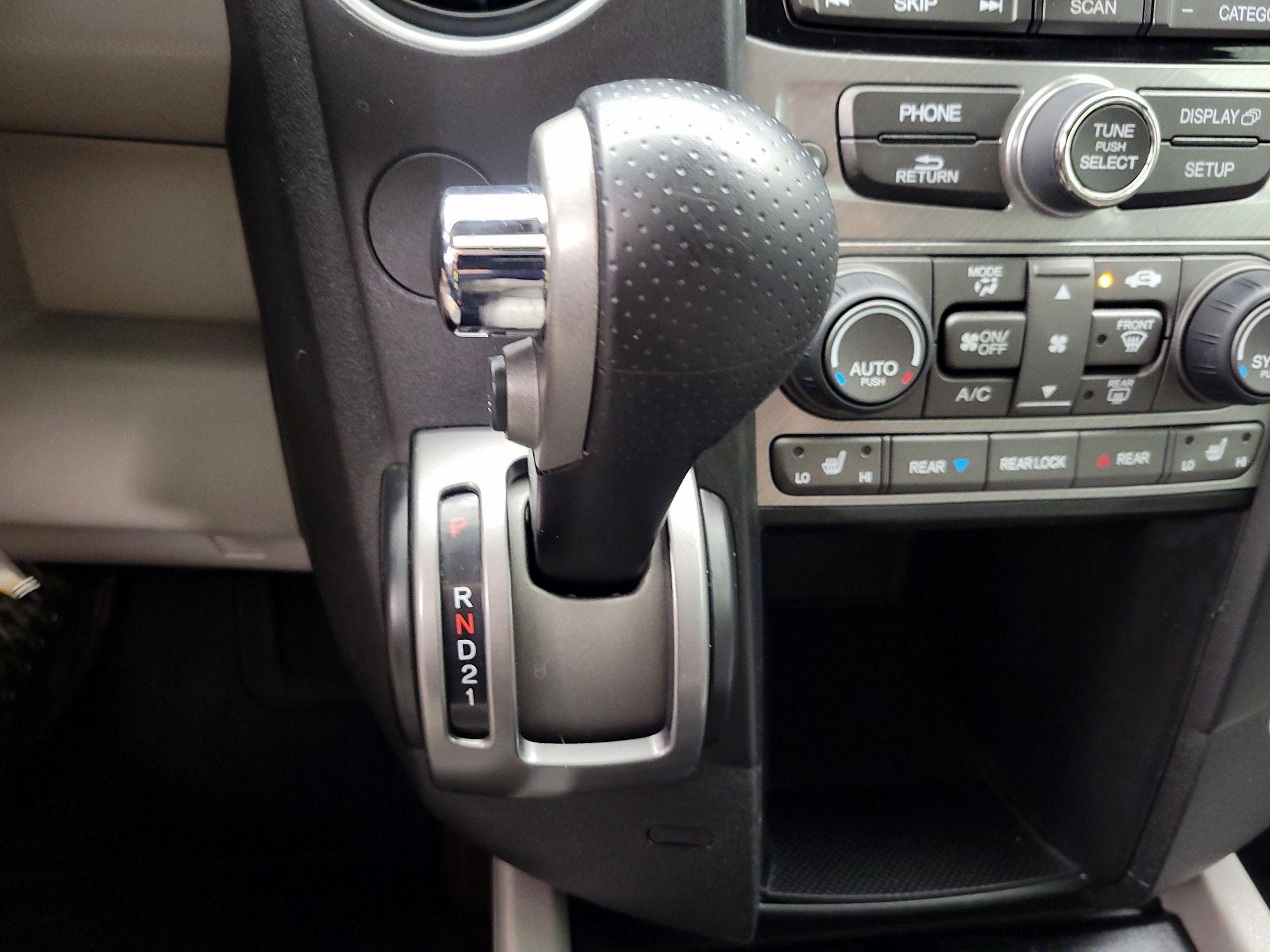 Thumbnail: 2014 Honda Pilot - 17