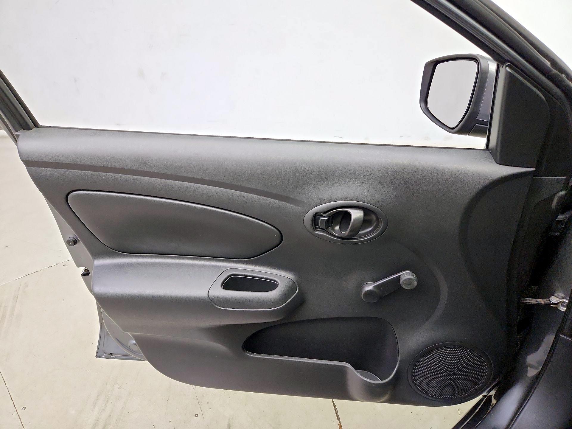 Thumbnail: 2016 Nissan Versa - 12
