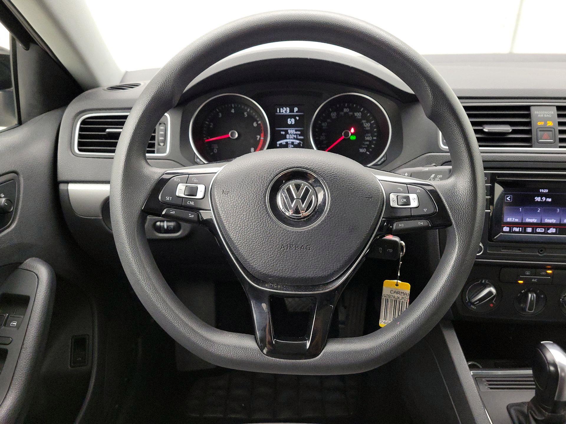 Thumbnail: 2018 Volkswagen Jetta - 10