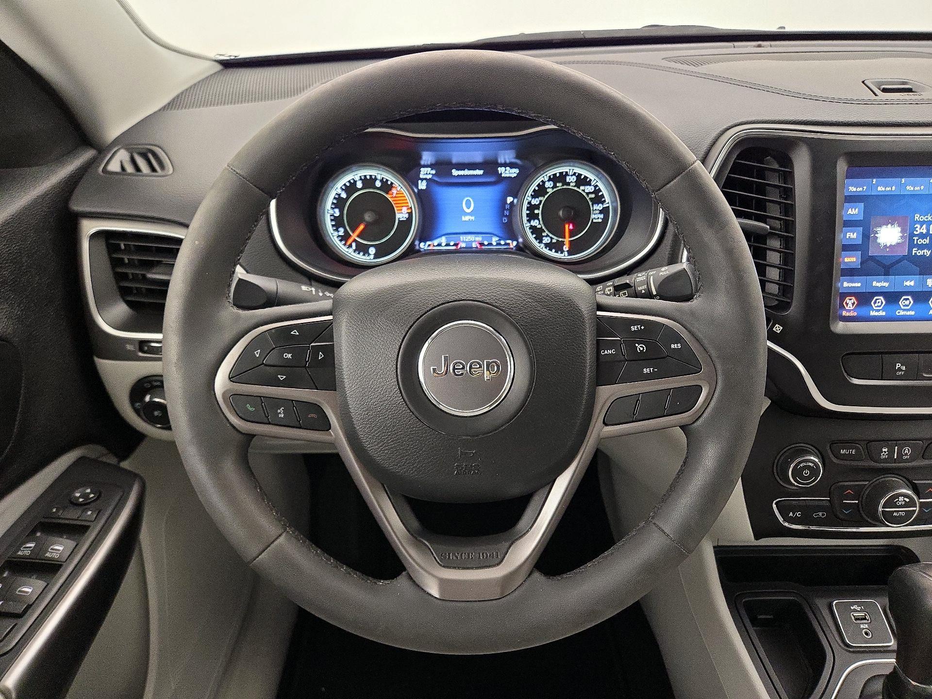 Thumbnail: 2021 Jeep Cherokee - 10