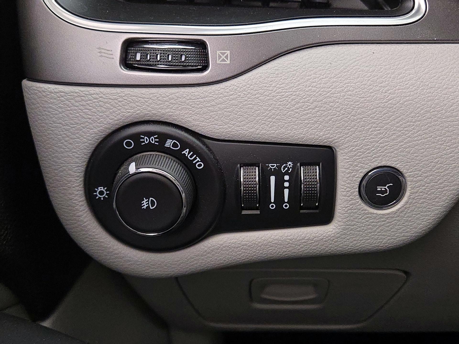 Thumbnail: 2021 Jeep Cherokee - 13