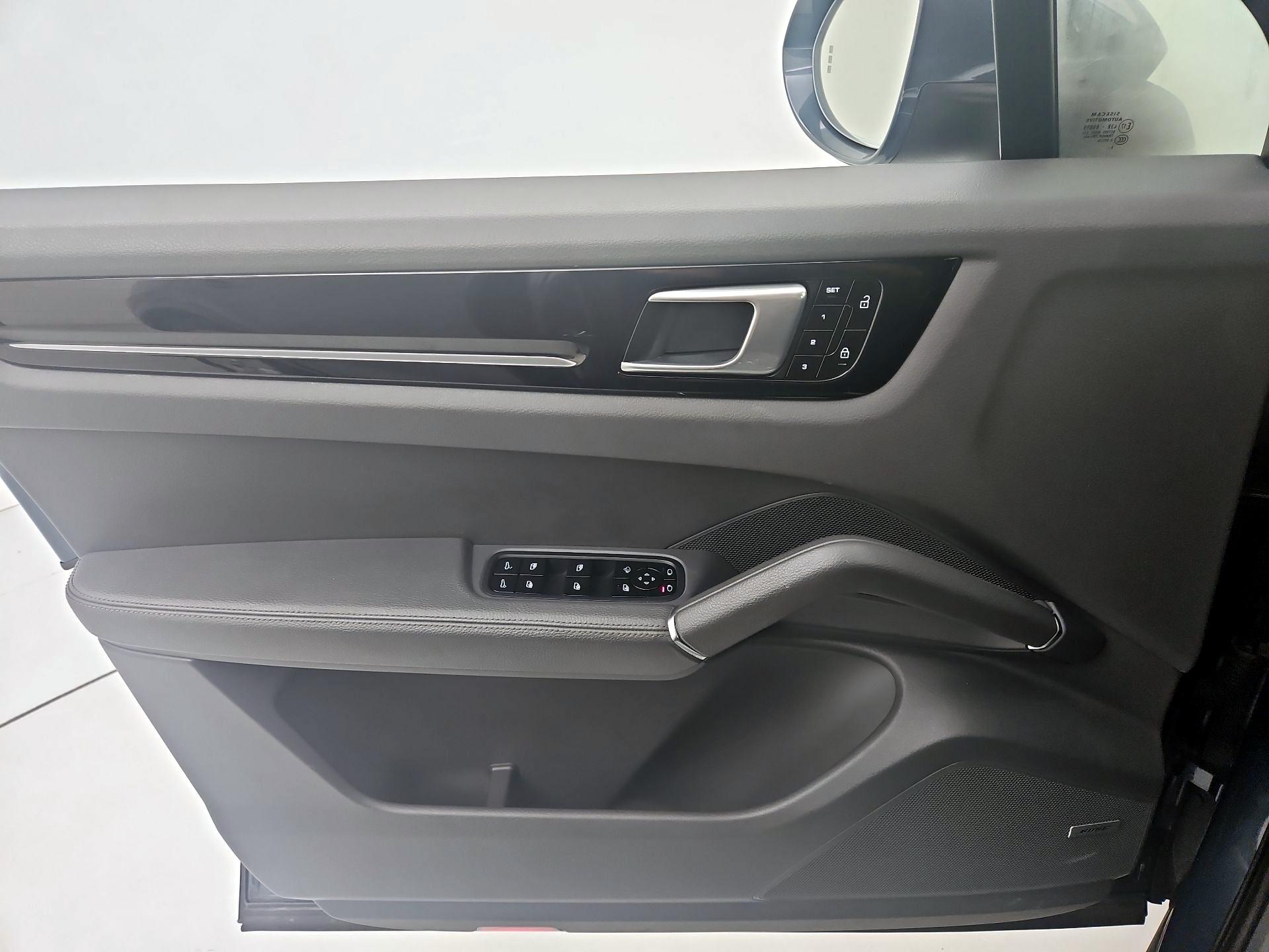 Thumbnail: 2019 Porsche Cayenne - 12