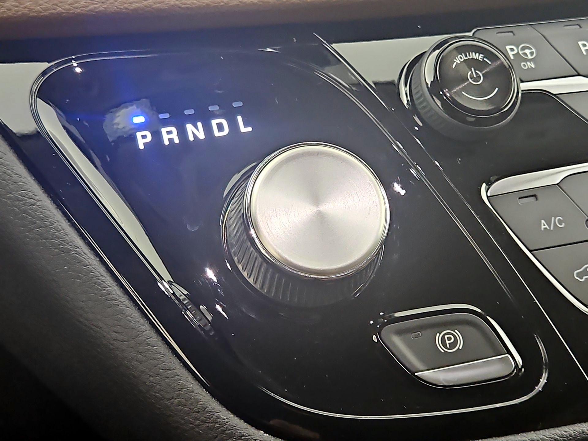 Thumbnail: 2019 Chrysler Pacifica - 18