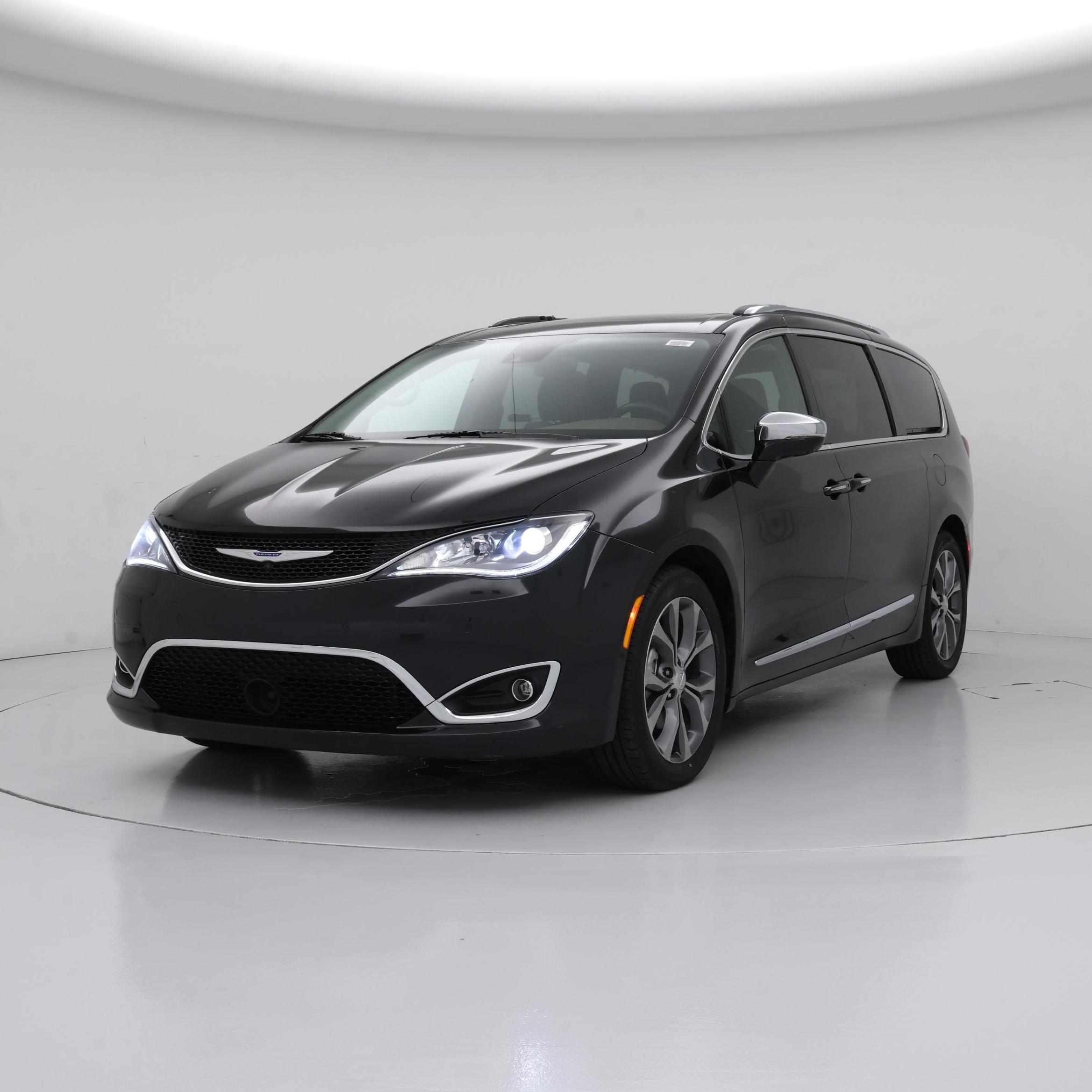 Thumbnail: 2019 Chrysler Pacifica - 4