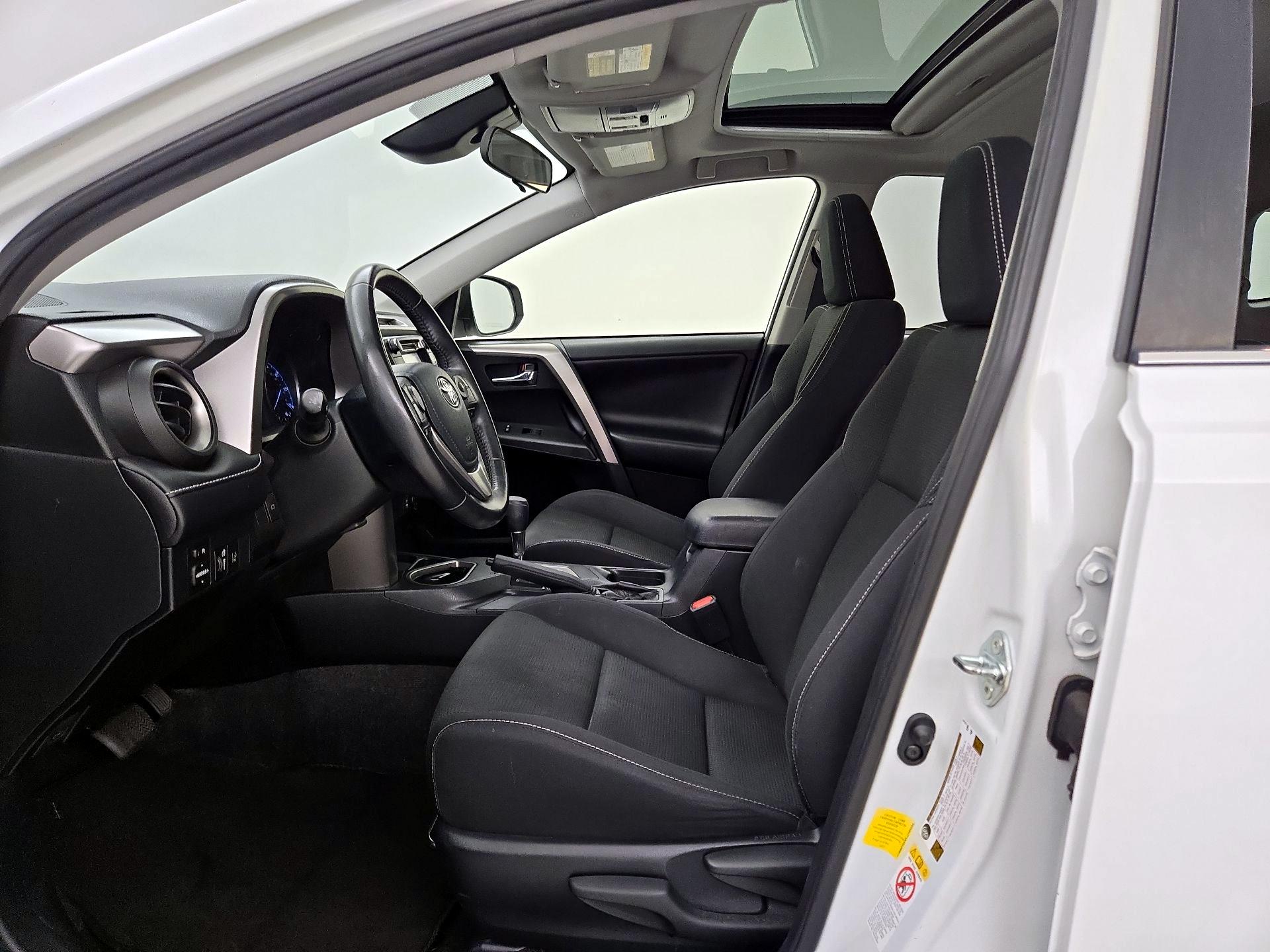 Thumbnail: 2018 Toyota RAV4 - 11