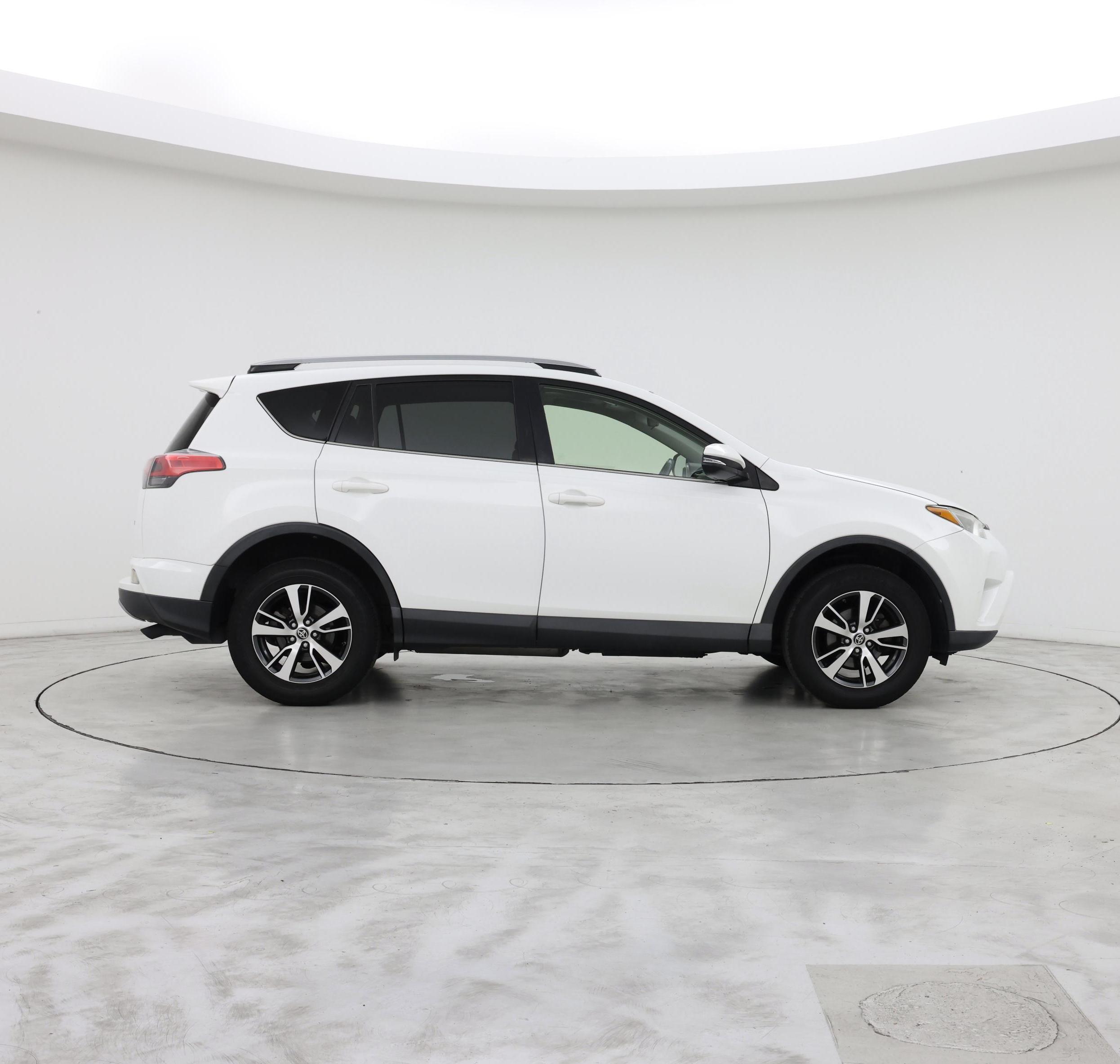 Thumbnail: 2018 Toyota RAV4 - 7