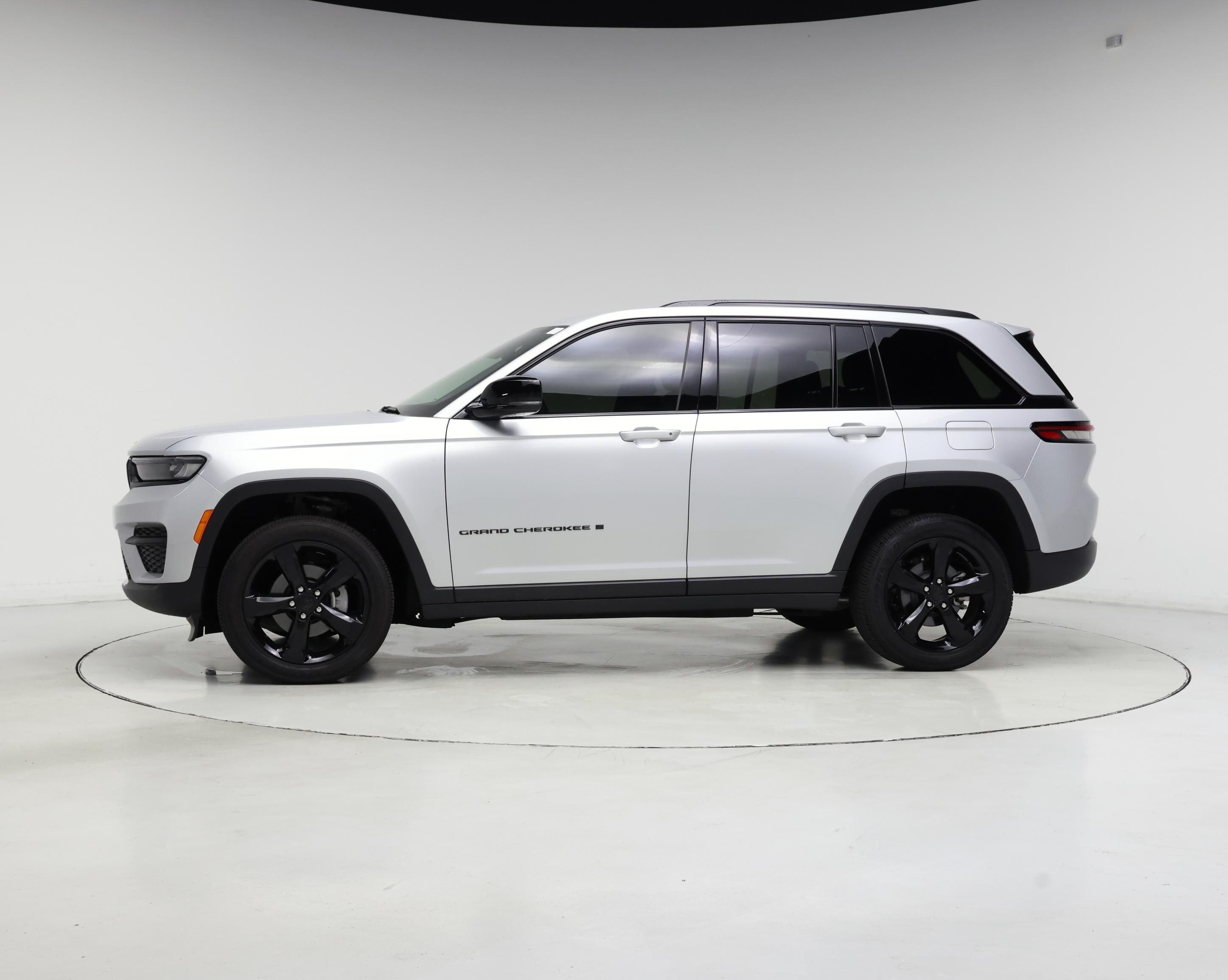 Thumbnail: 2024 Jeep Grand Cherokee - 3