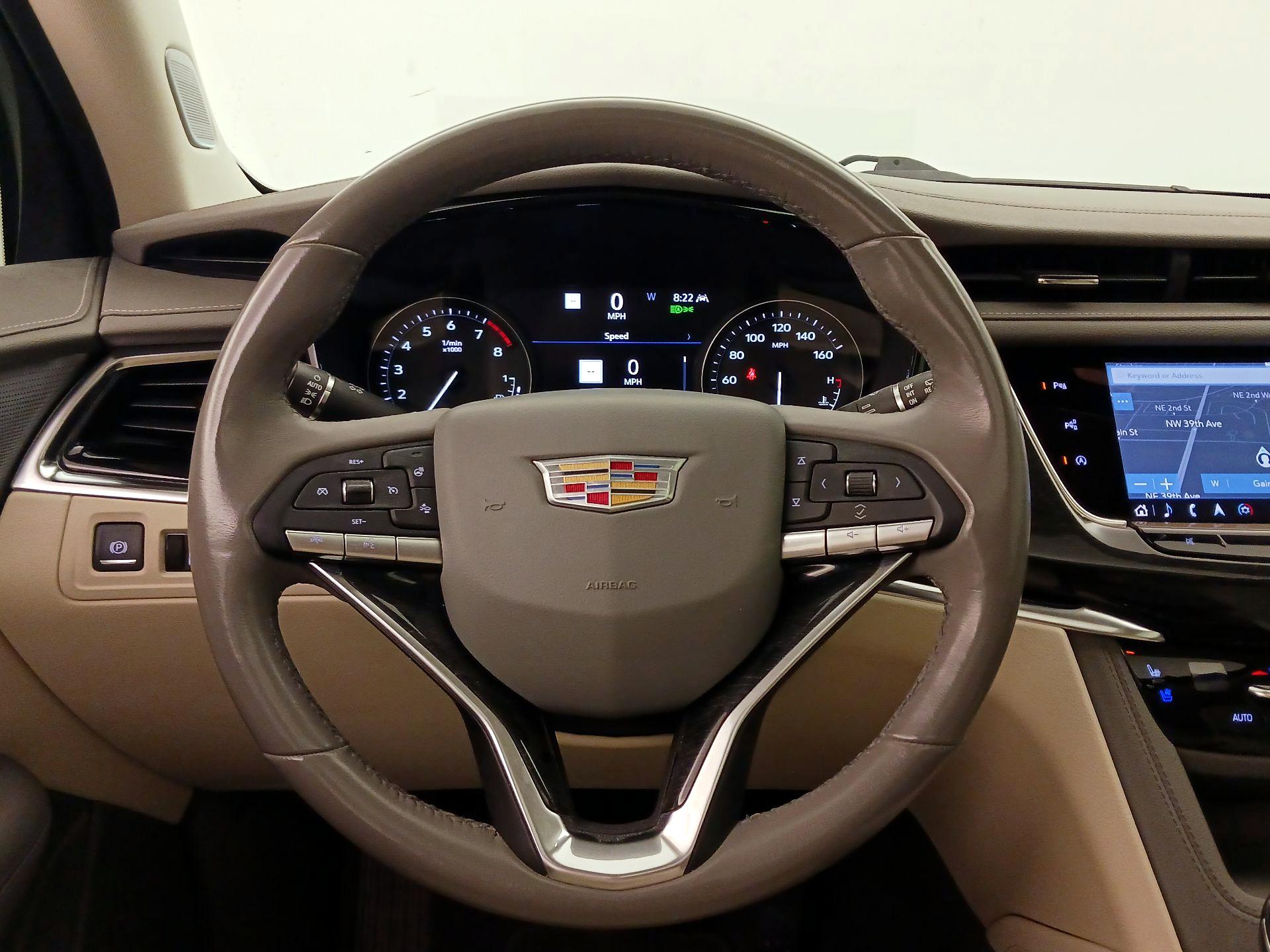 Thumbnail: 2021 Cadillac XT6 - 10