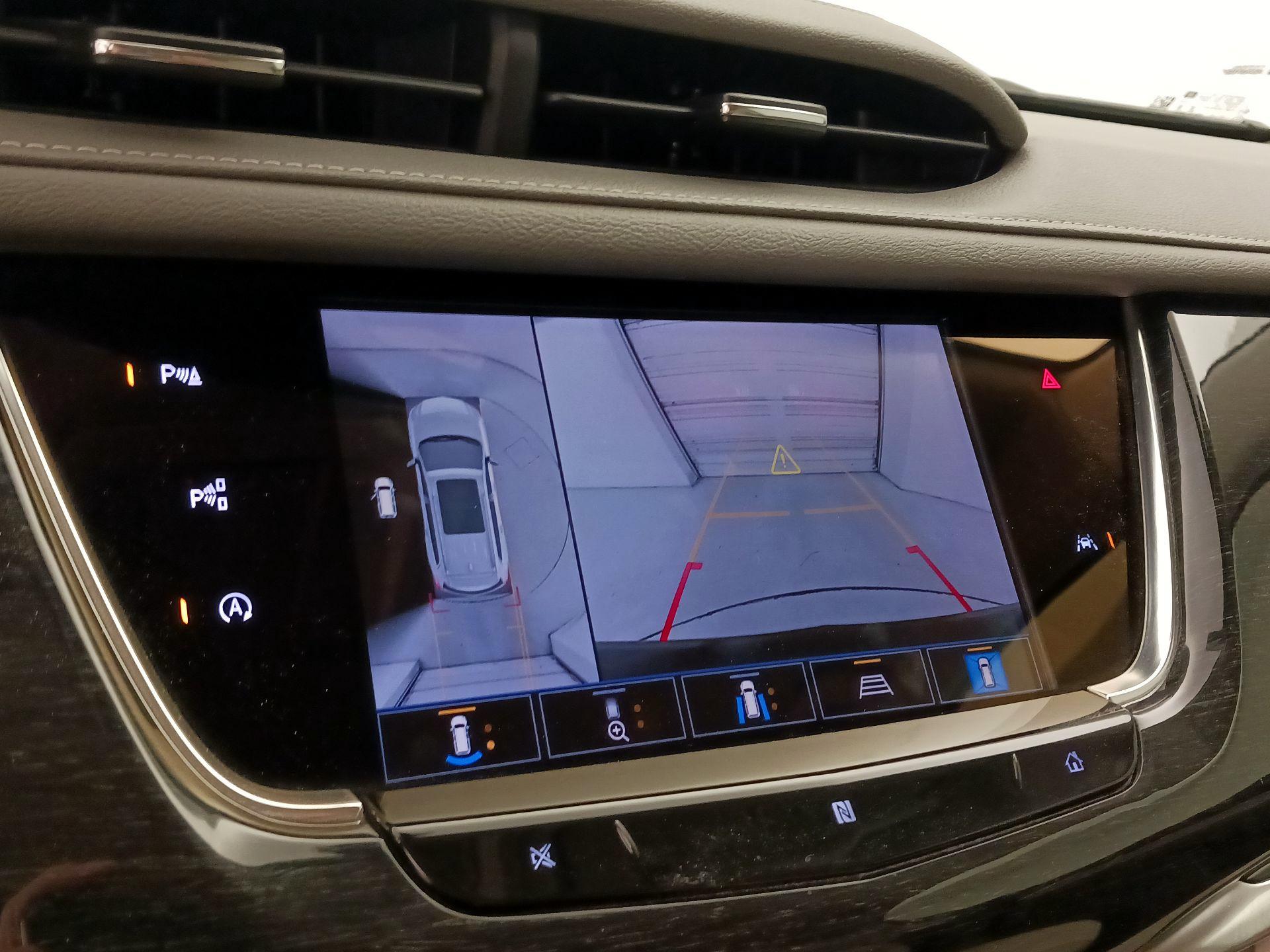 Thumbnail: 2021 Cadillac XT6 - 15